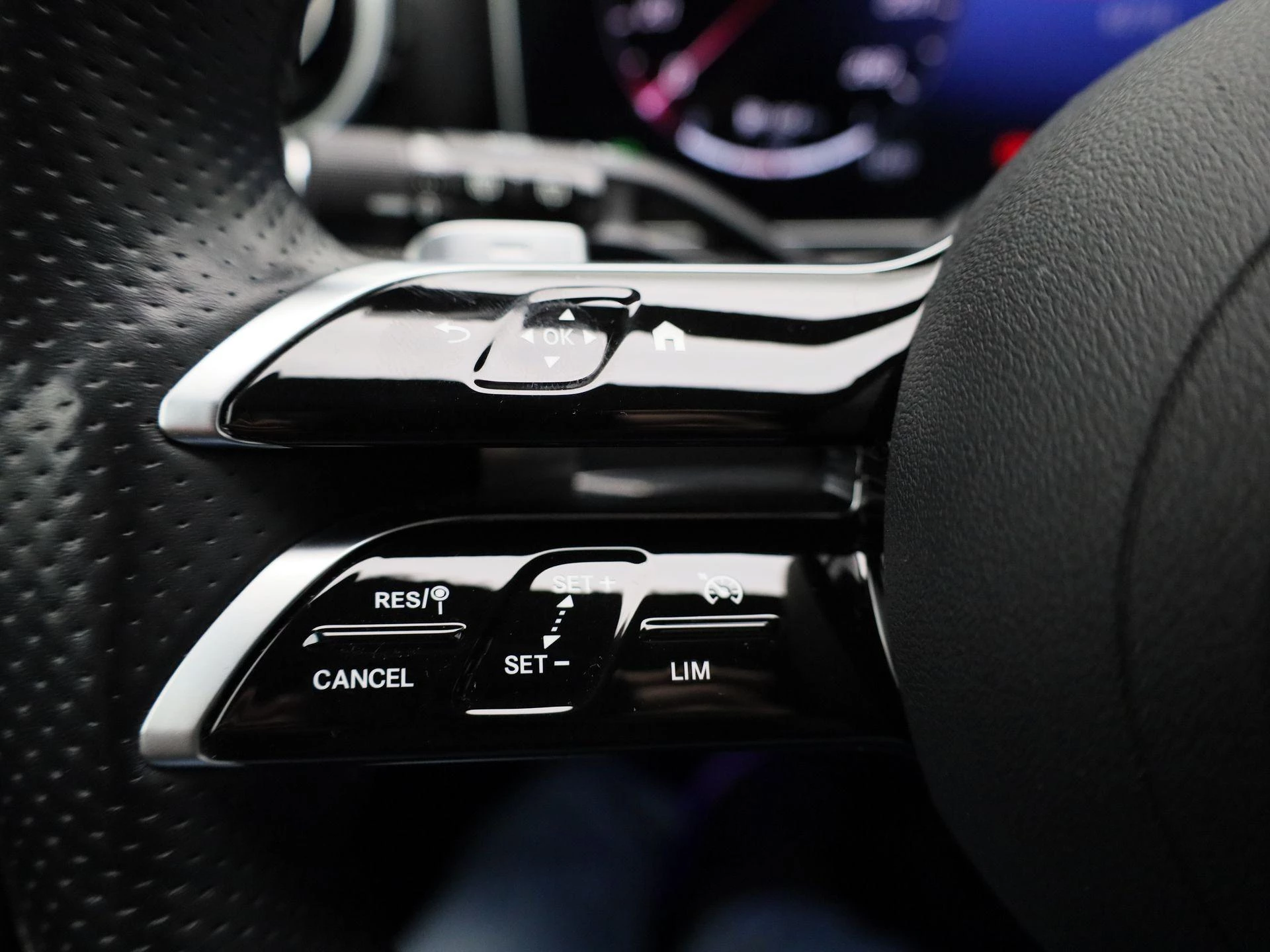 Mercedes-Benz-C-Klasse-image-21