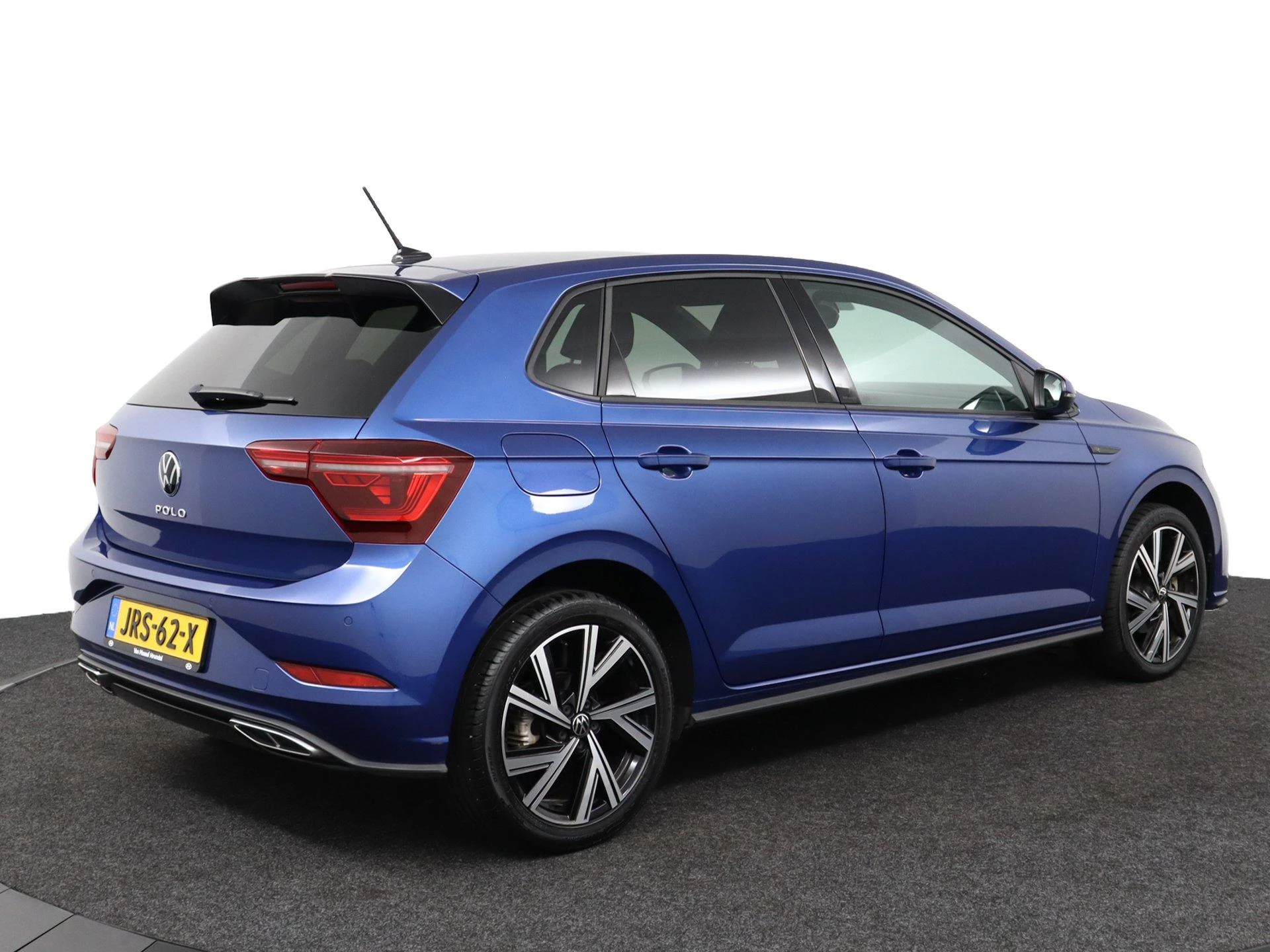 Volkswagen-Polo-image-5