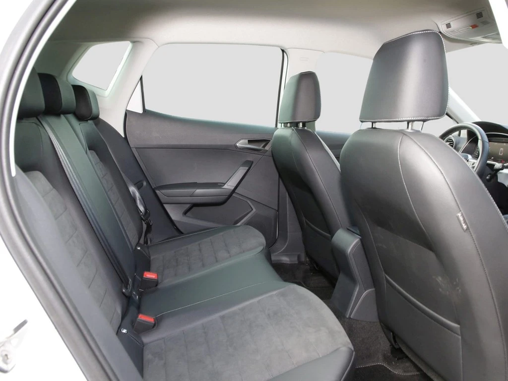SEAT-Arona-image-10