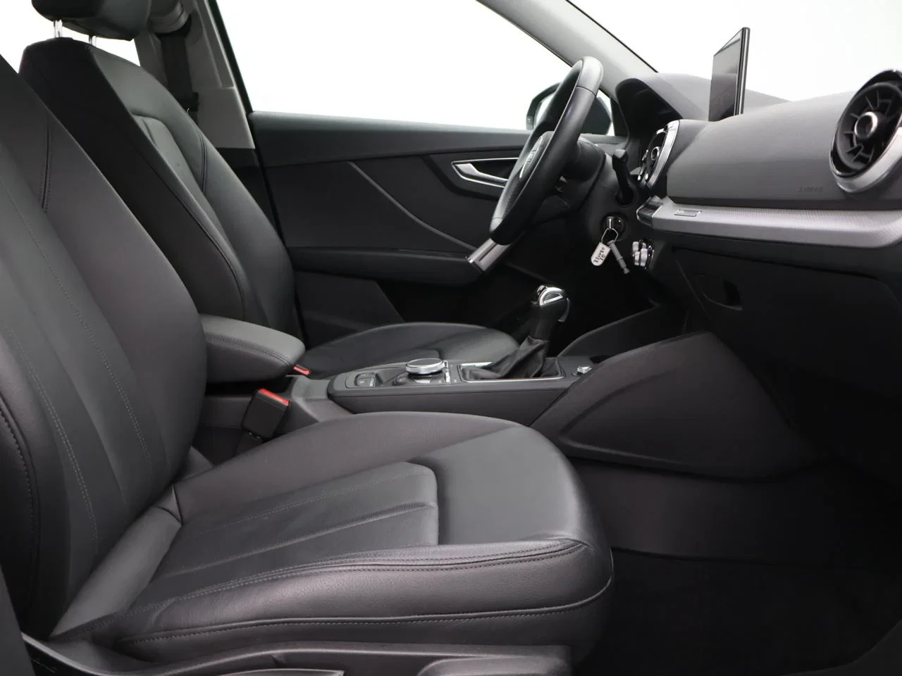 Audi Q2 Audi Q2 Business Edition Advanced 35TFSI 150PK *AUTOMAAT*LEDER*TREKHAAK*CRUISE*PDC*CAMERA*NAVI*VIRTUAL COCKPIT*...*