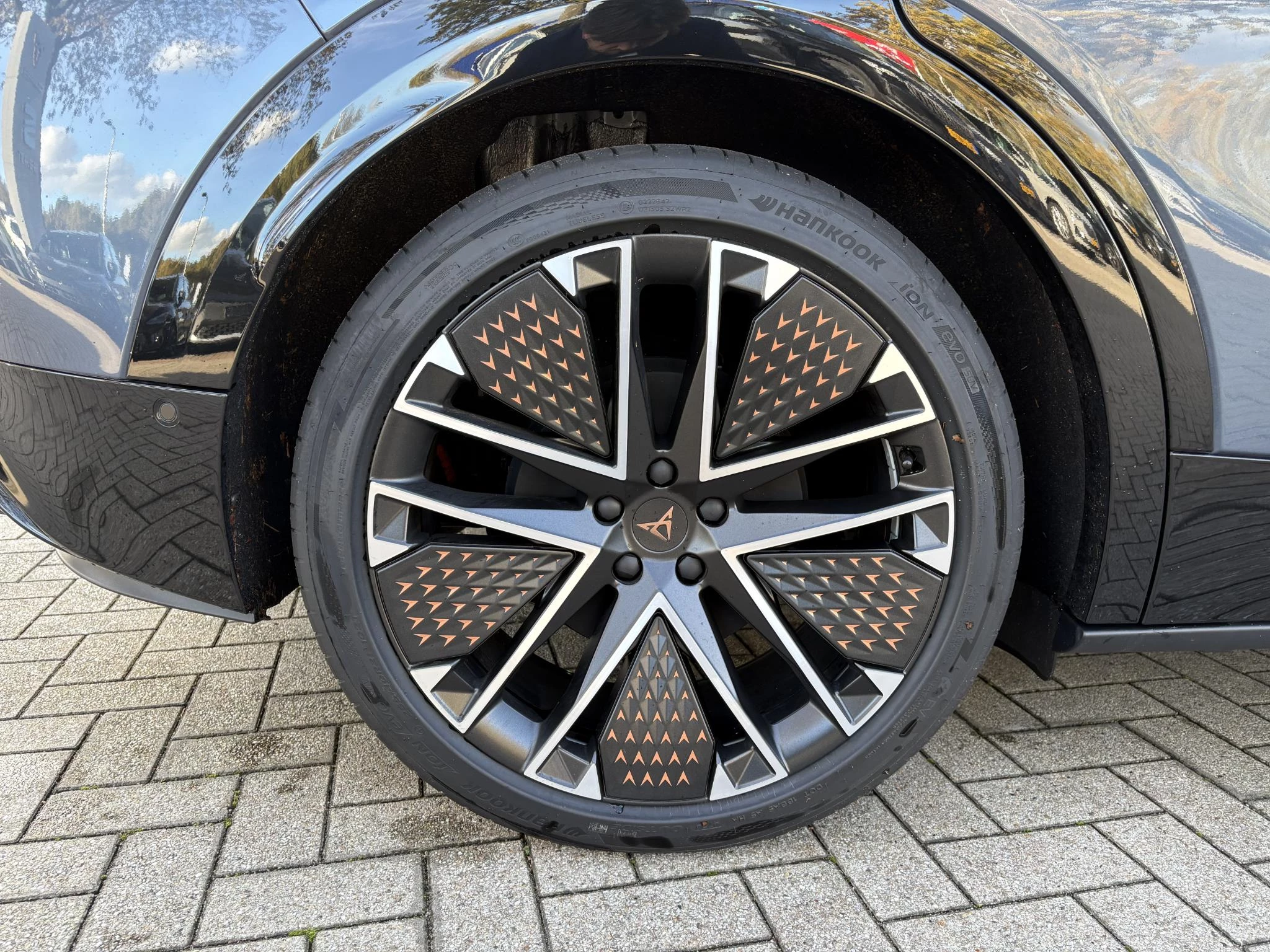 CUPRA-Tavascan-image-8