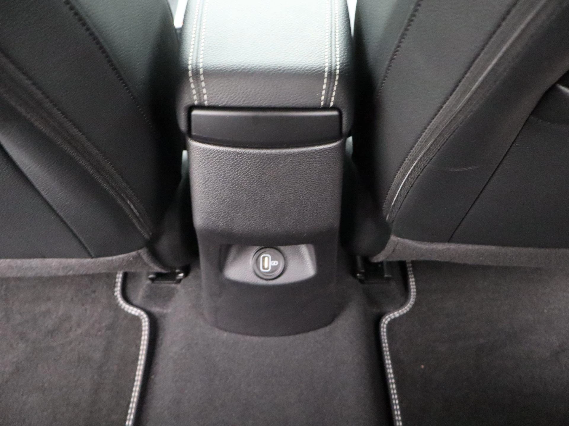 Kia-Stonic-image-34