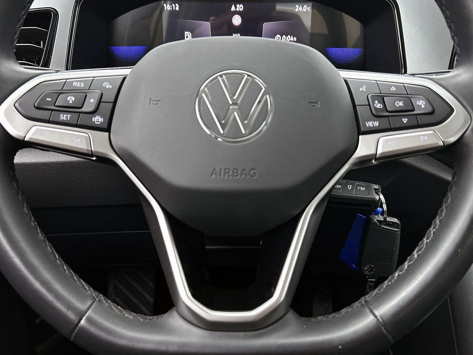 Volkswagen-T-Roc-image-31