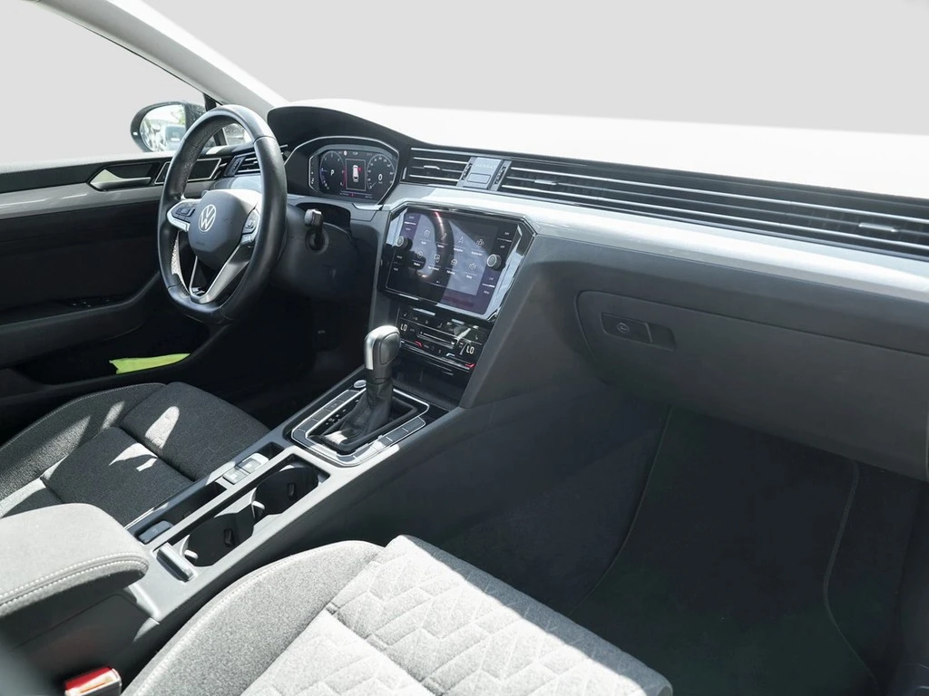 Volkswagen-Passat-image-7