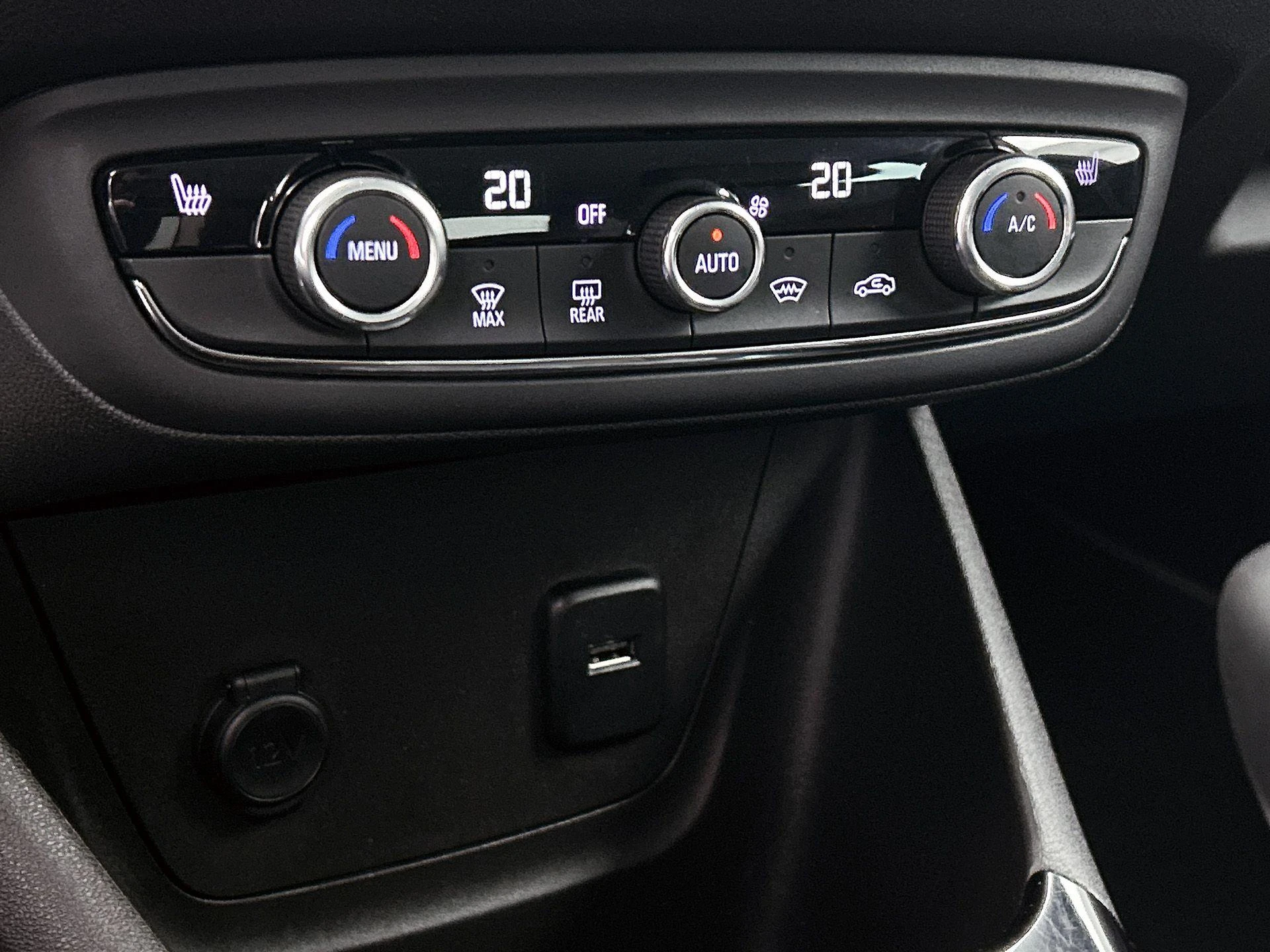 Opel-Crossland X-image-24