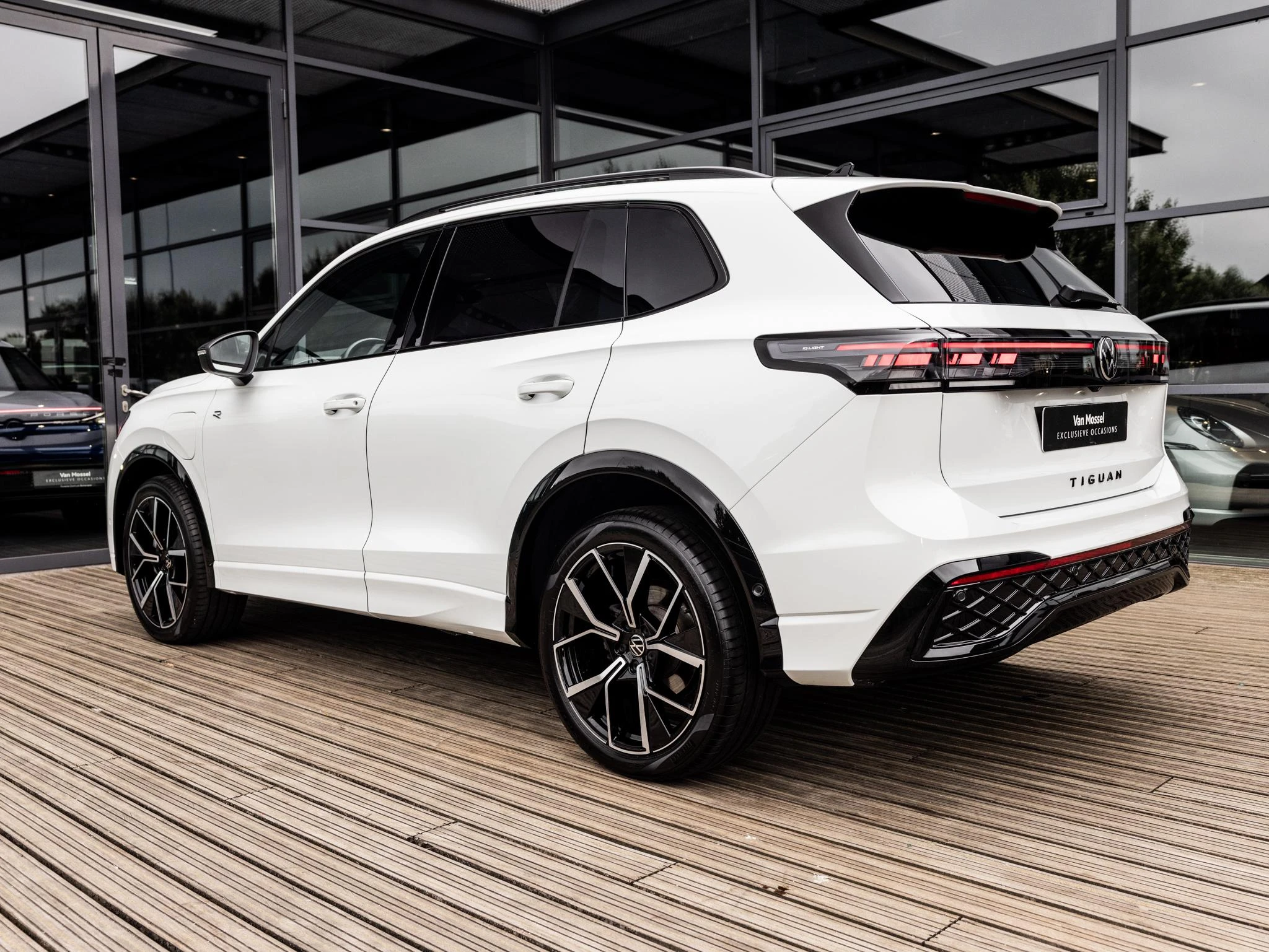 Volkswagen-Tiguan-image-18