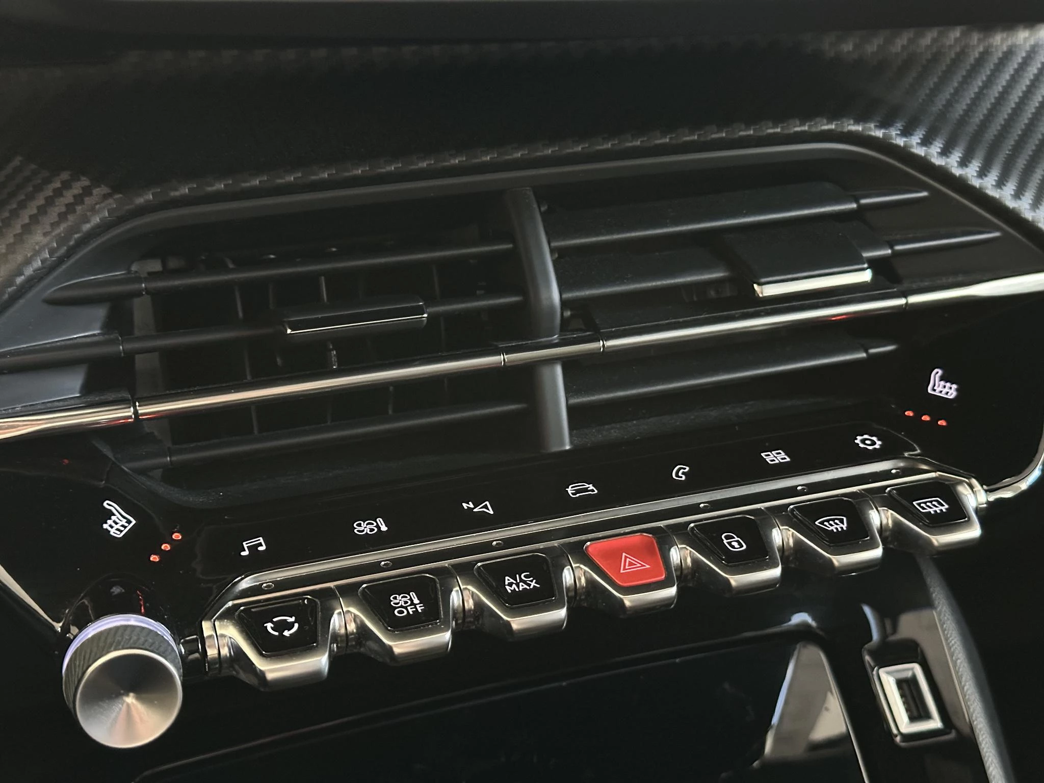 Peugeot-208-image-21