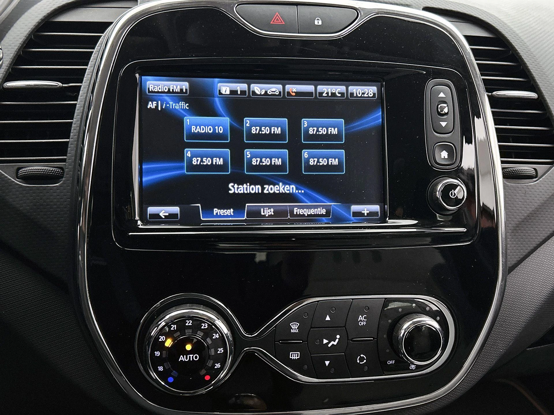 Renault-Captur-image-6