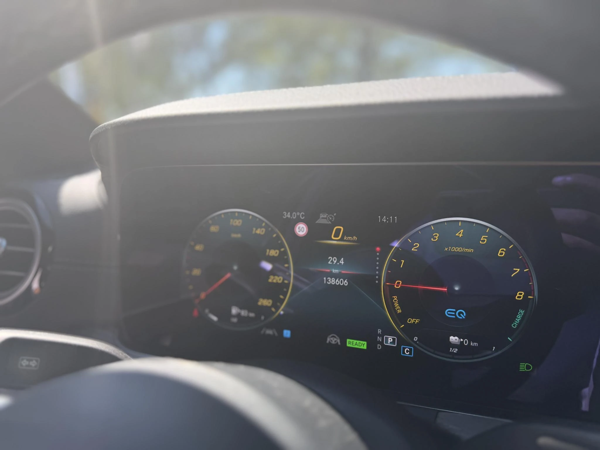 Mercedes-Benz-E-Klasse-image-7