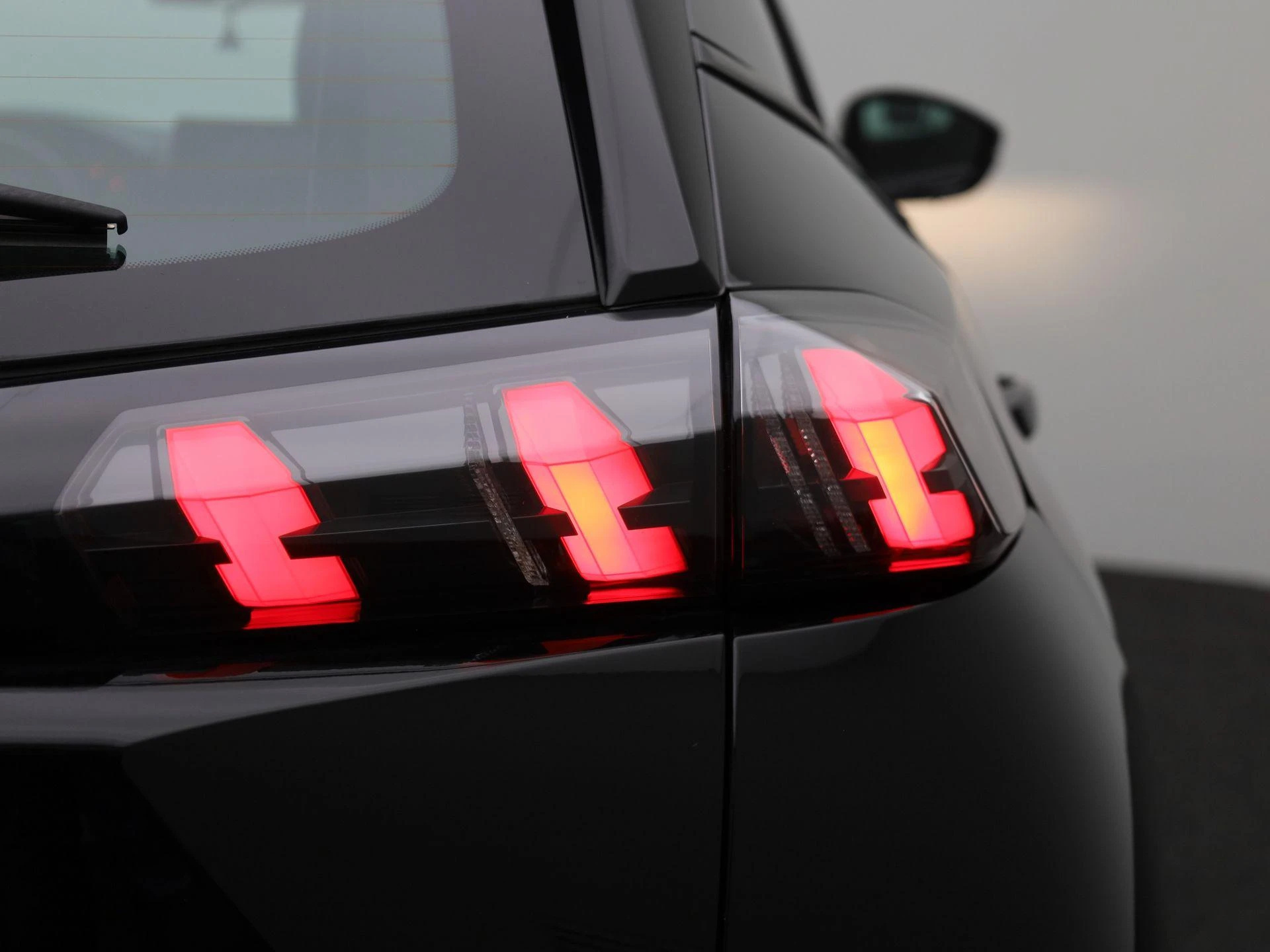 Peugeot e-2008 EV Active 50 kWh