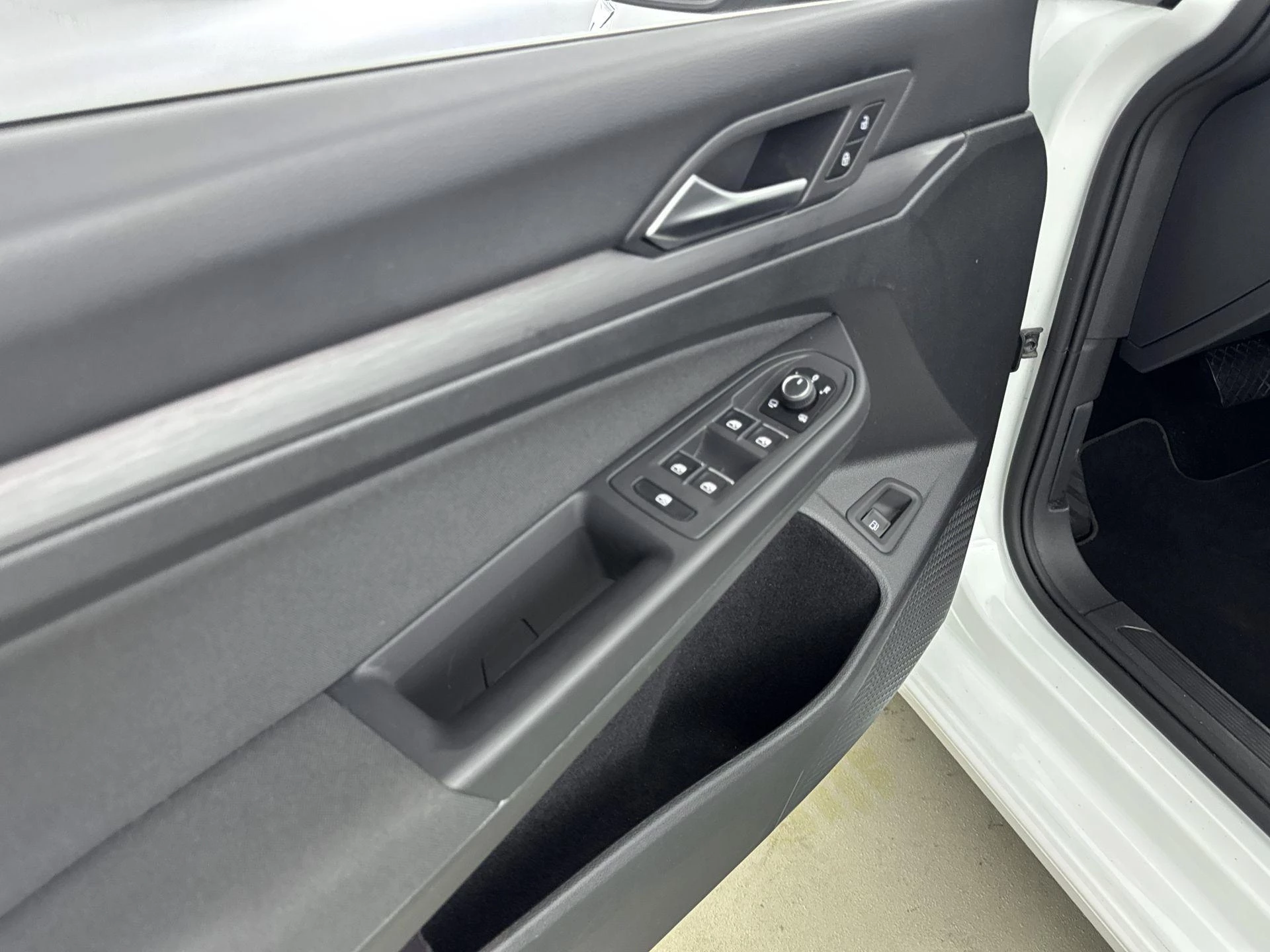 Volkswagen-Golf-image-10