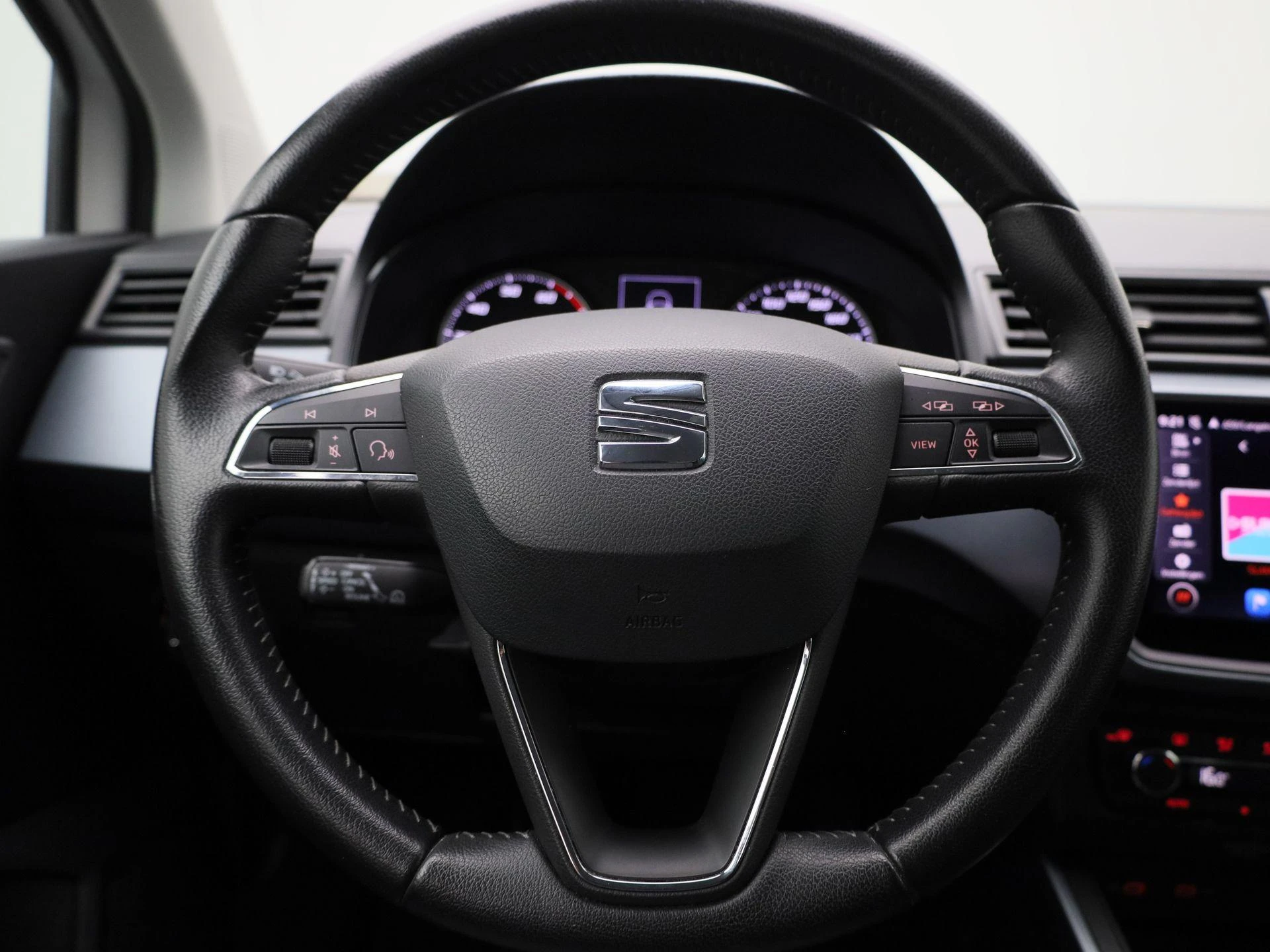 SEAT-Arona-image-6