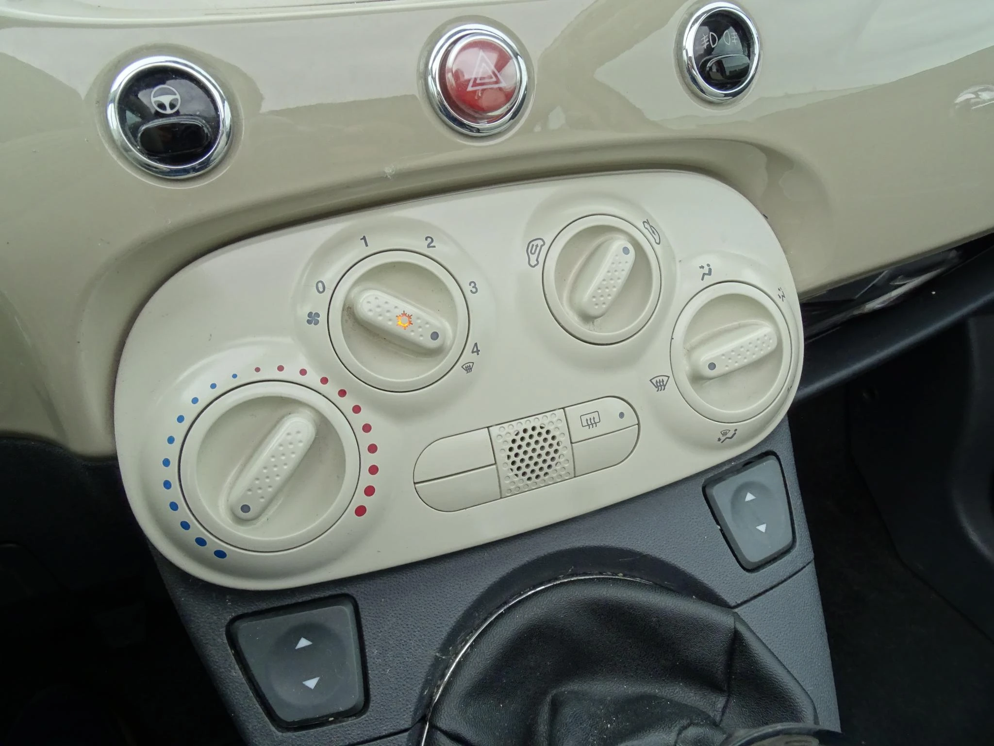 Fiat-500C-image-15