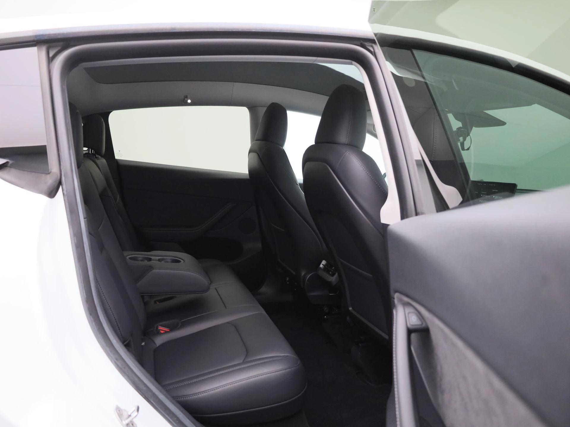 Tesla-Model Y-image-37