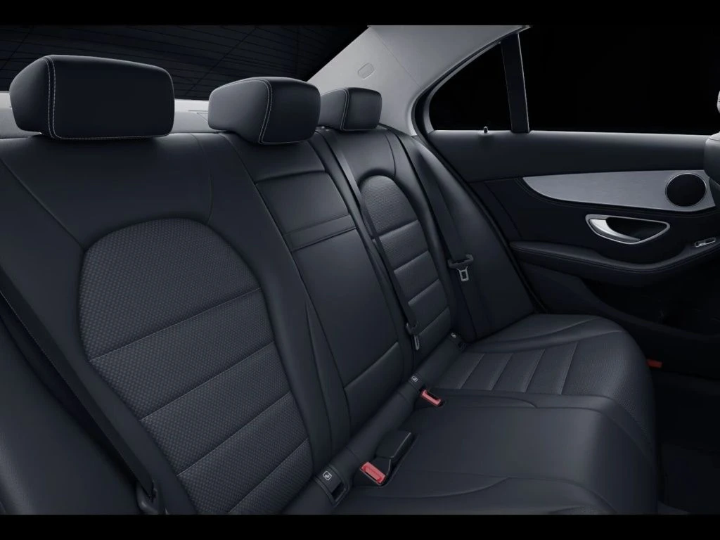 Mercedes-Benz-C-Klasse 180 CGI-image-10