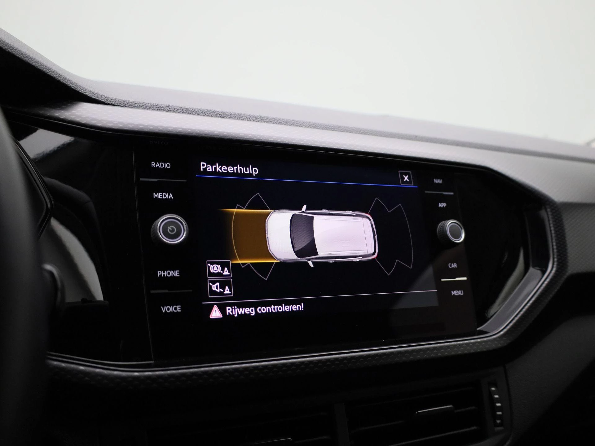 Volkswagen-T-Cross-image-16