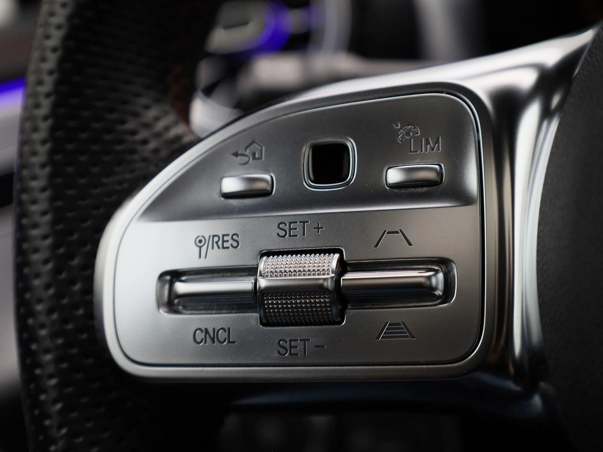 Mercedes-Benz CLA 180 d AMG Line Shooting Brake + CARPLAY + PANO DAK + TREKHAAK + MEMORY SEATS +