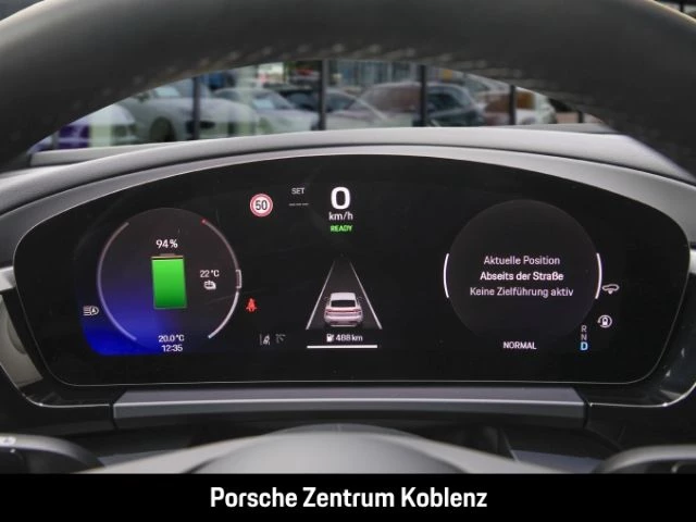 Porsche Macan 4 -