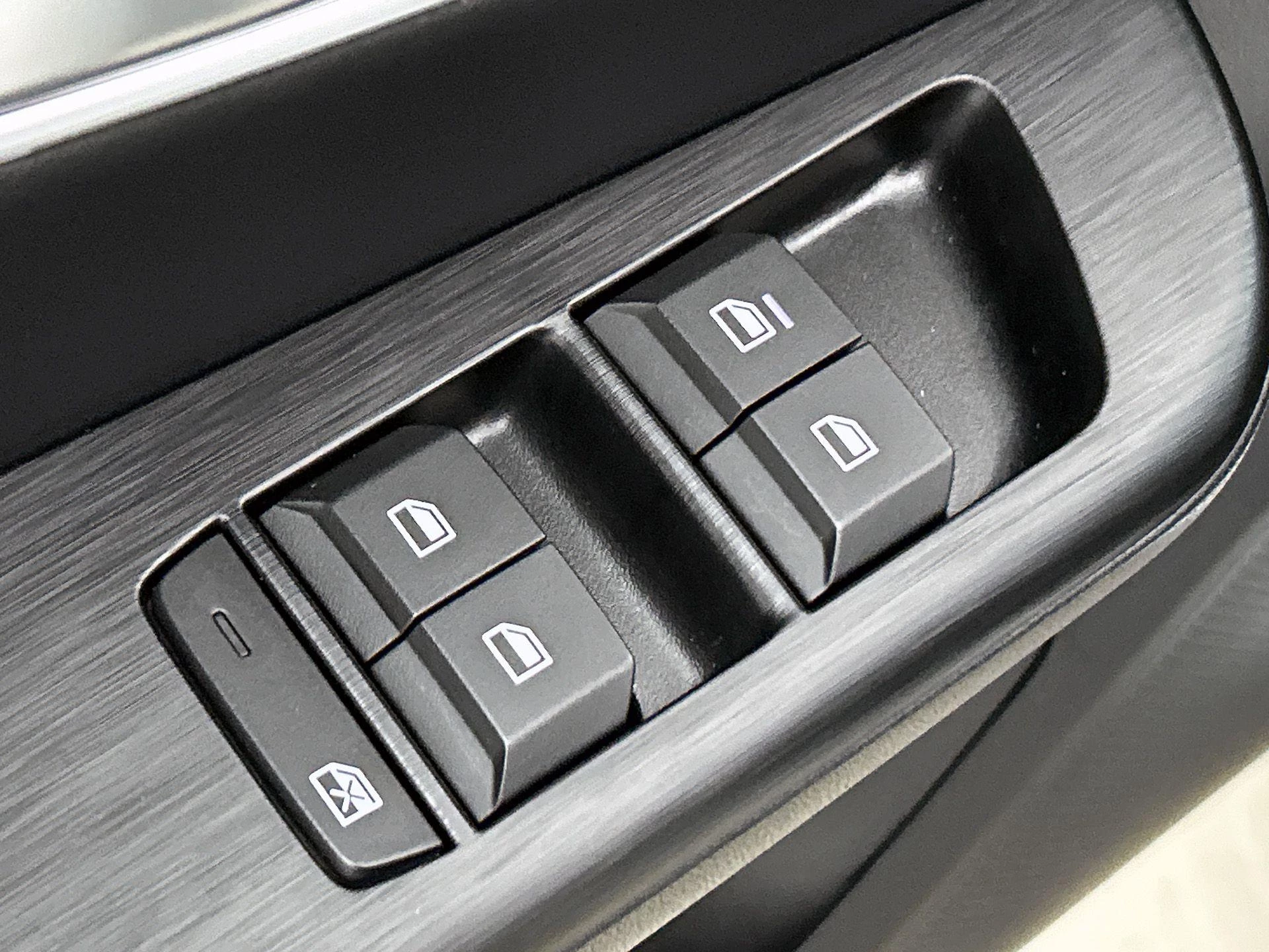 MG-ZS-image-27