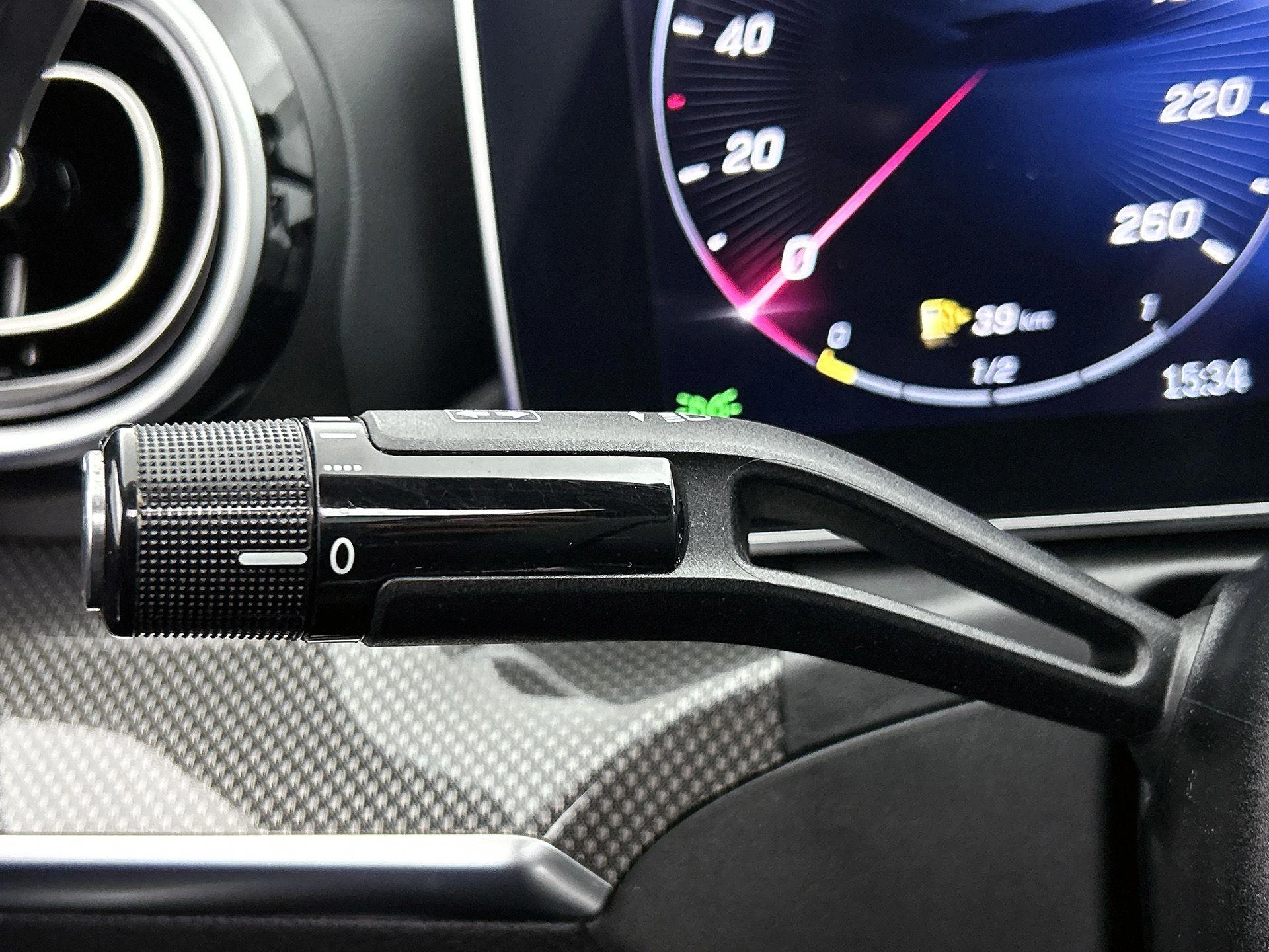 Mercedes-Benz-C-Klasse-image-9