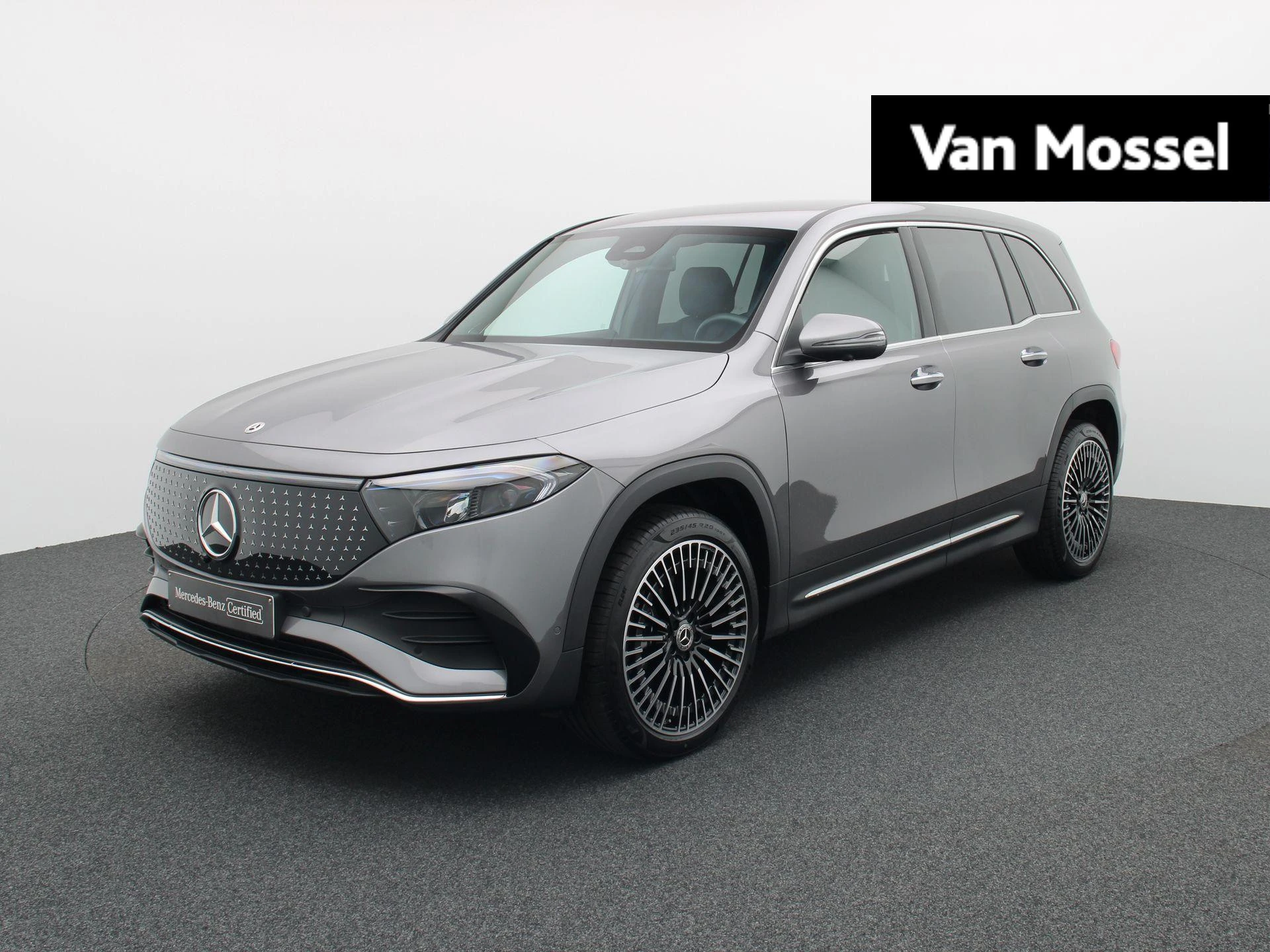Mercedes-Benz-EQB-image-0