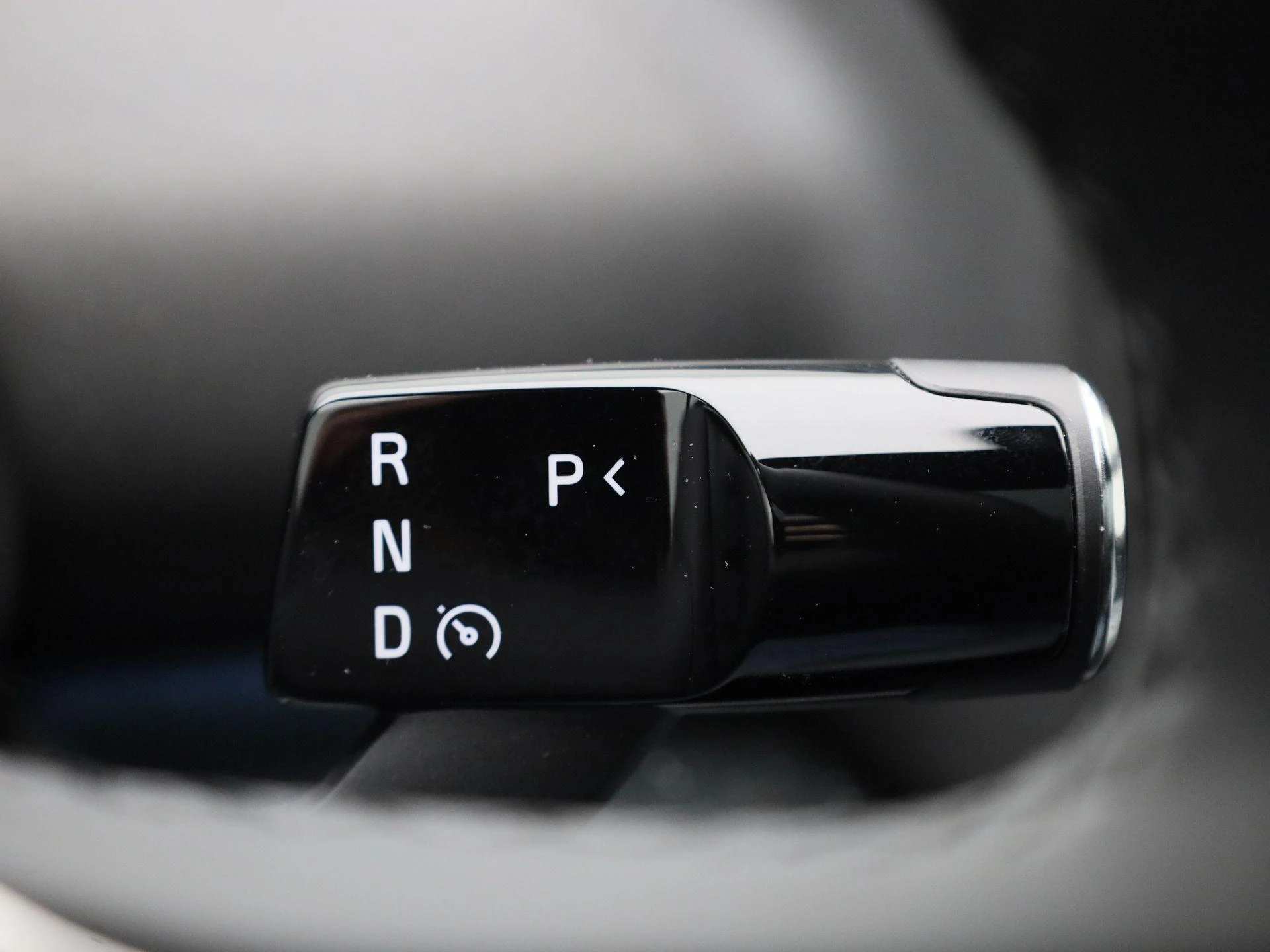 Volvo-EX30-image-30