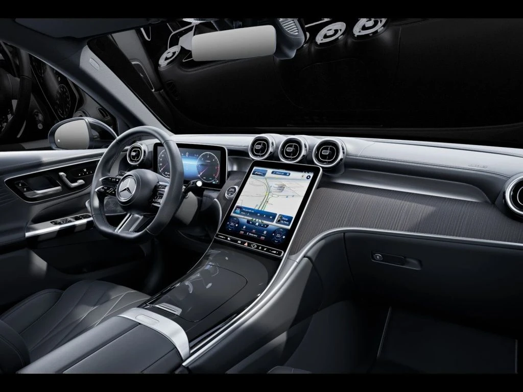 Mercedes-Benz-GLC 300 d-image-12