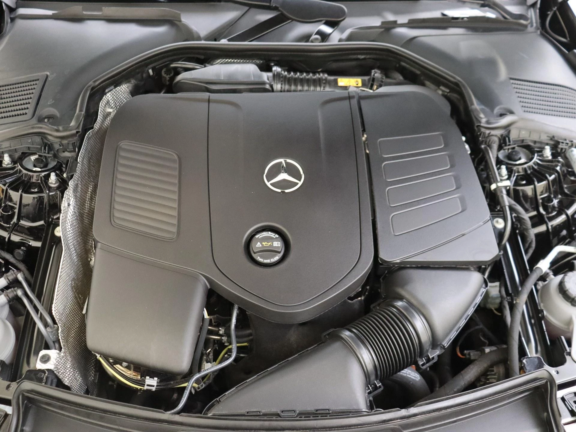 Mercedes-Benz-C-Klasse-image-6
