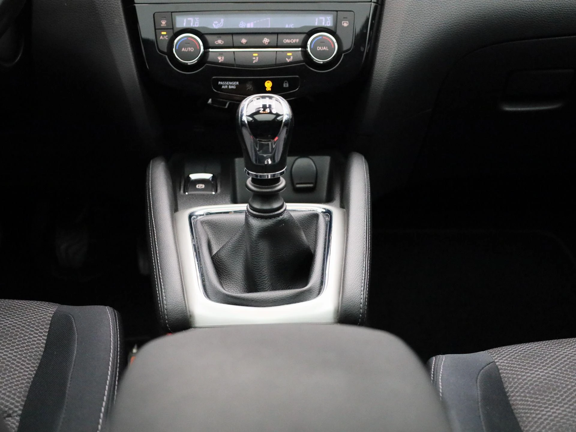 Nissan-QASHQAI-image-9