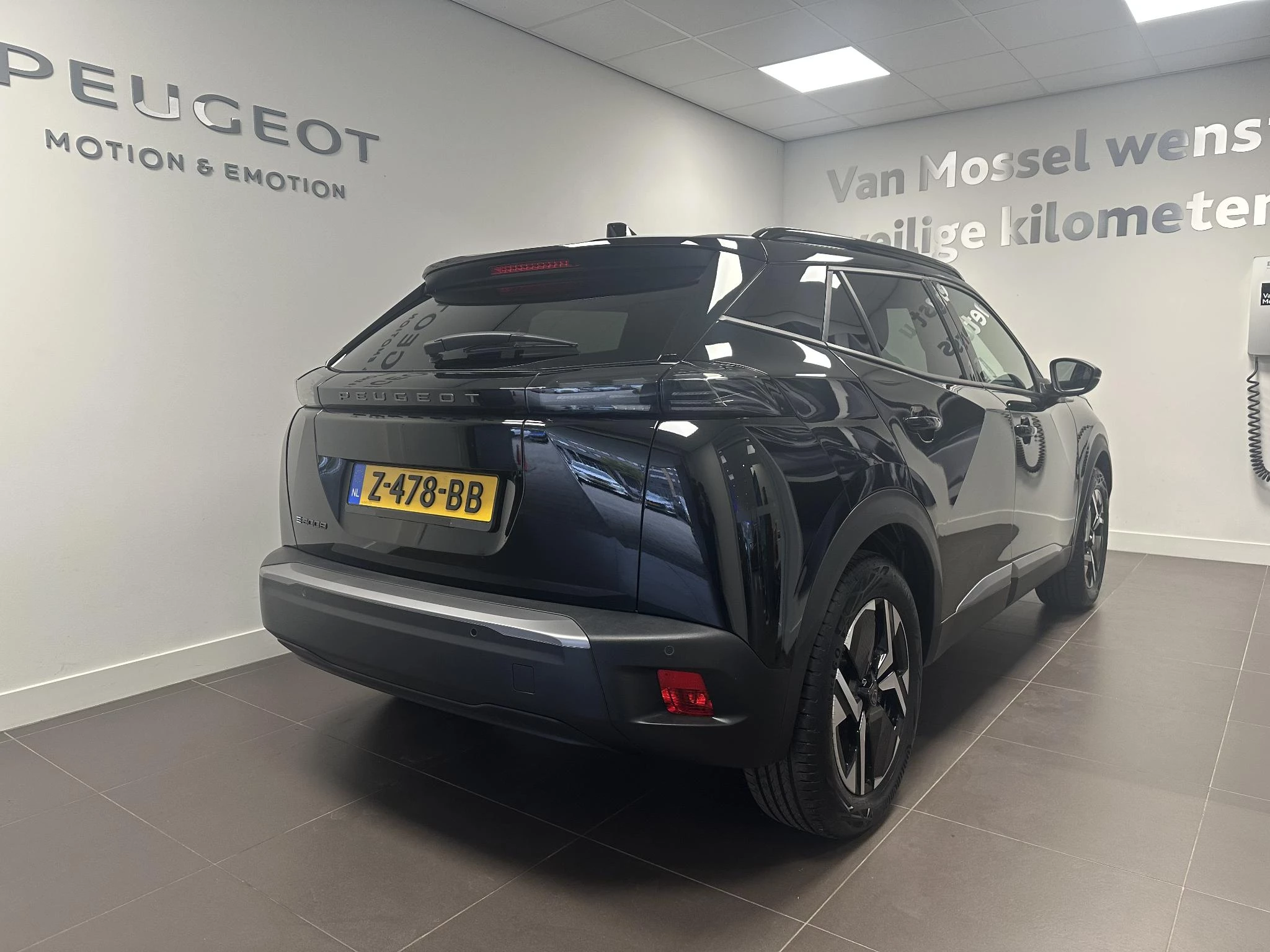 Peugeot-e-2008-image-3