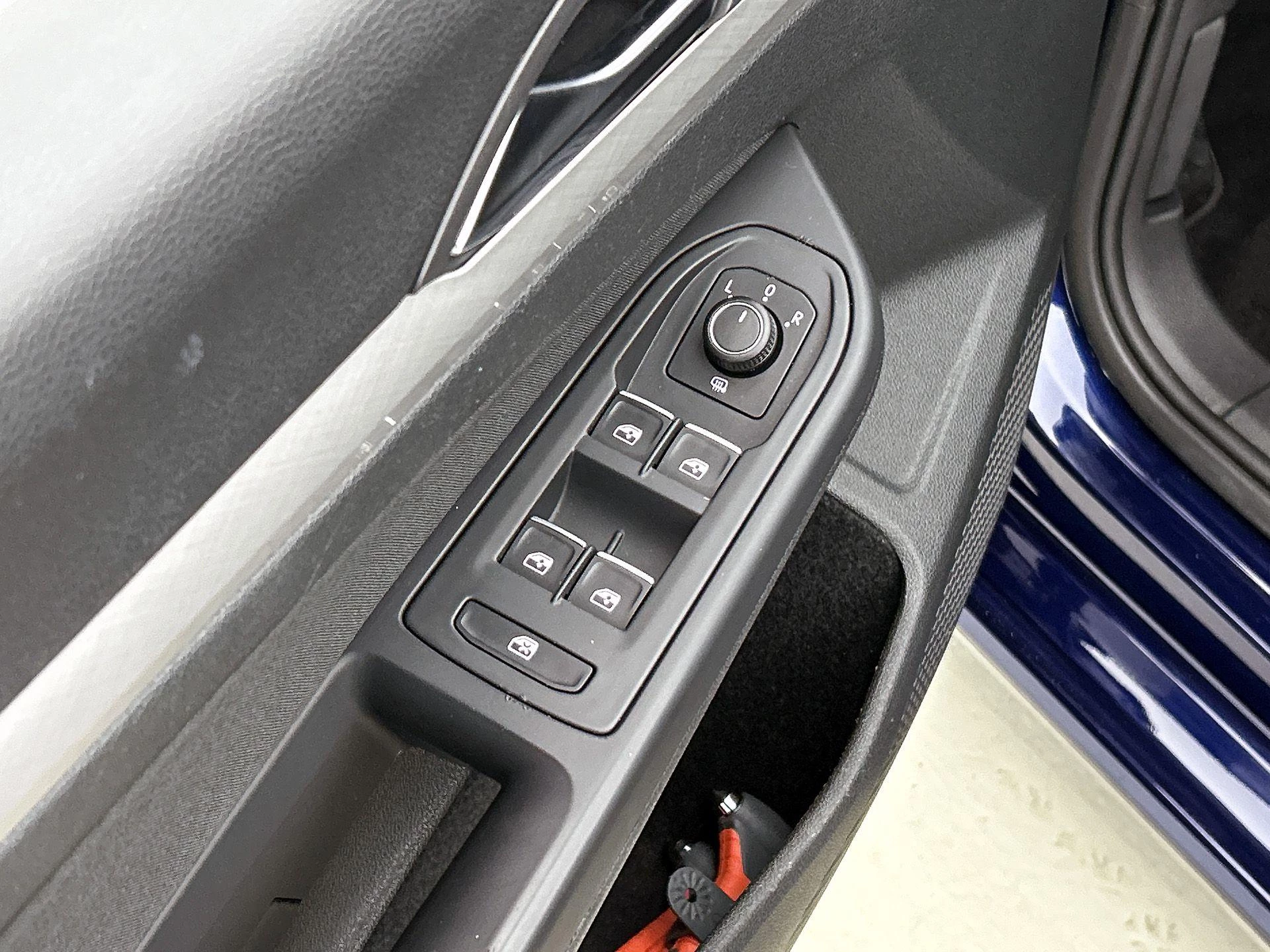 Volkswagen-Golf-image-31