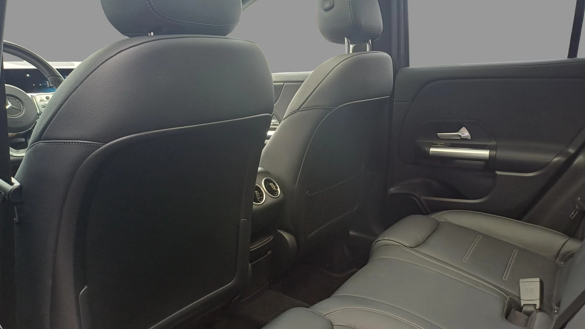 Mercedes-Benz GLA 250 e AMG Line + LEDER + PANO + MULTIBEAM + HEAD UP + CARPLAY +