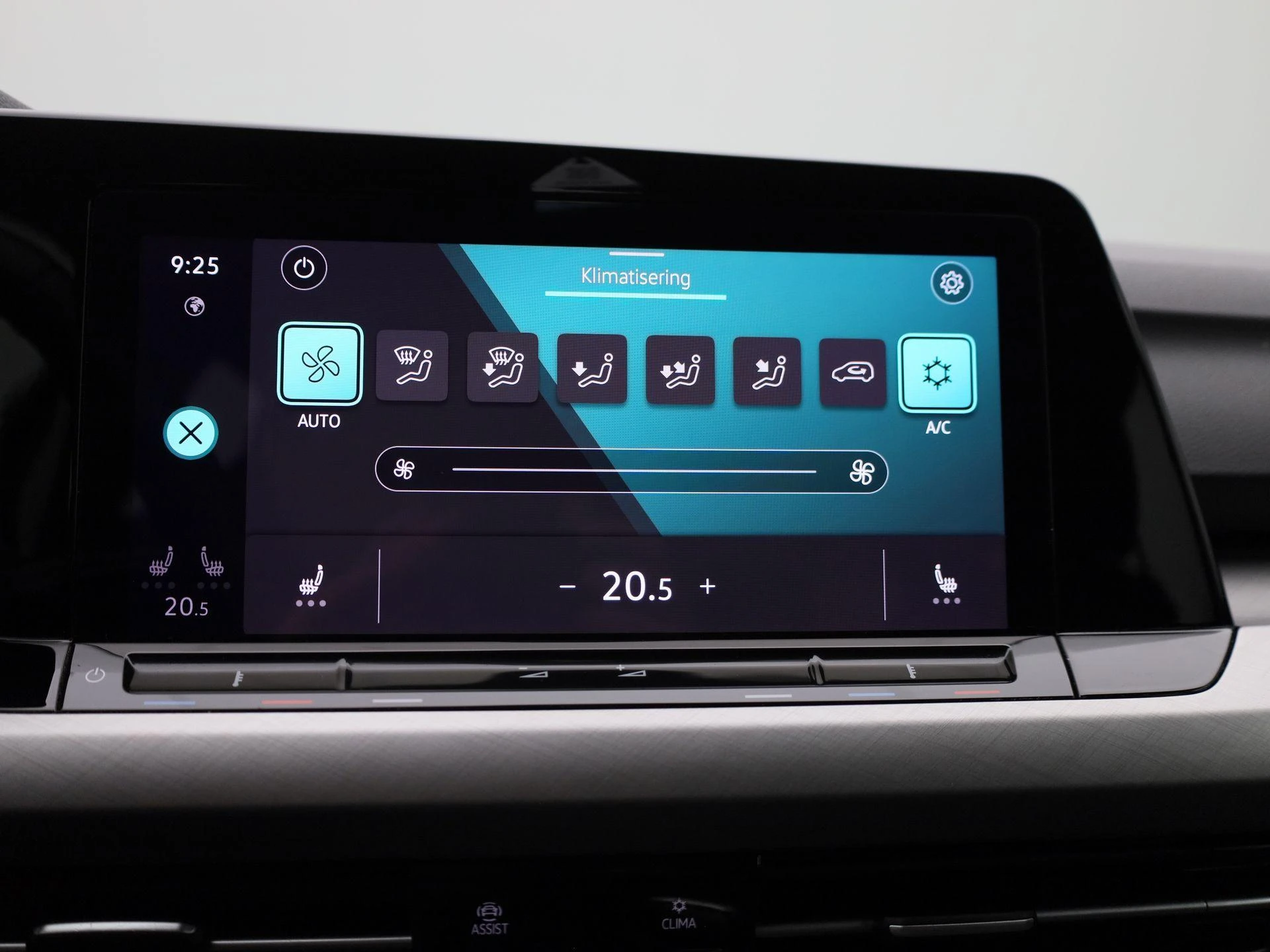 Volkswagen-Golf-image-18