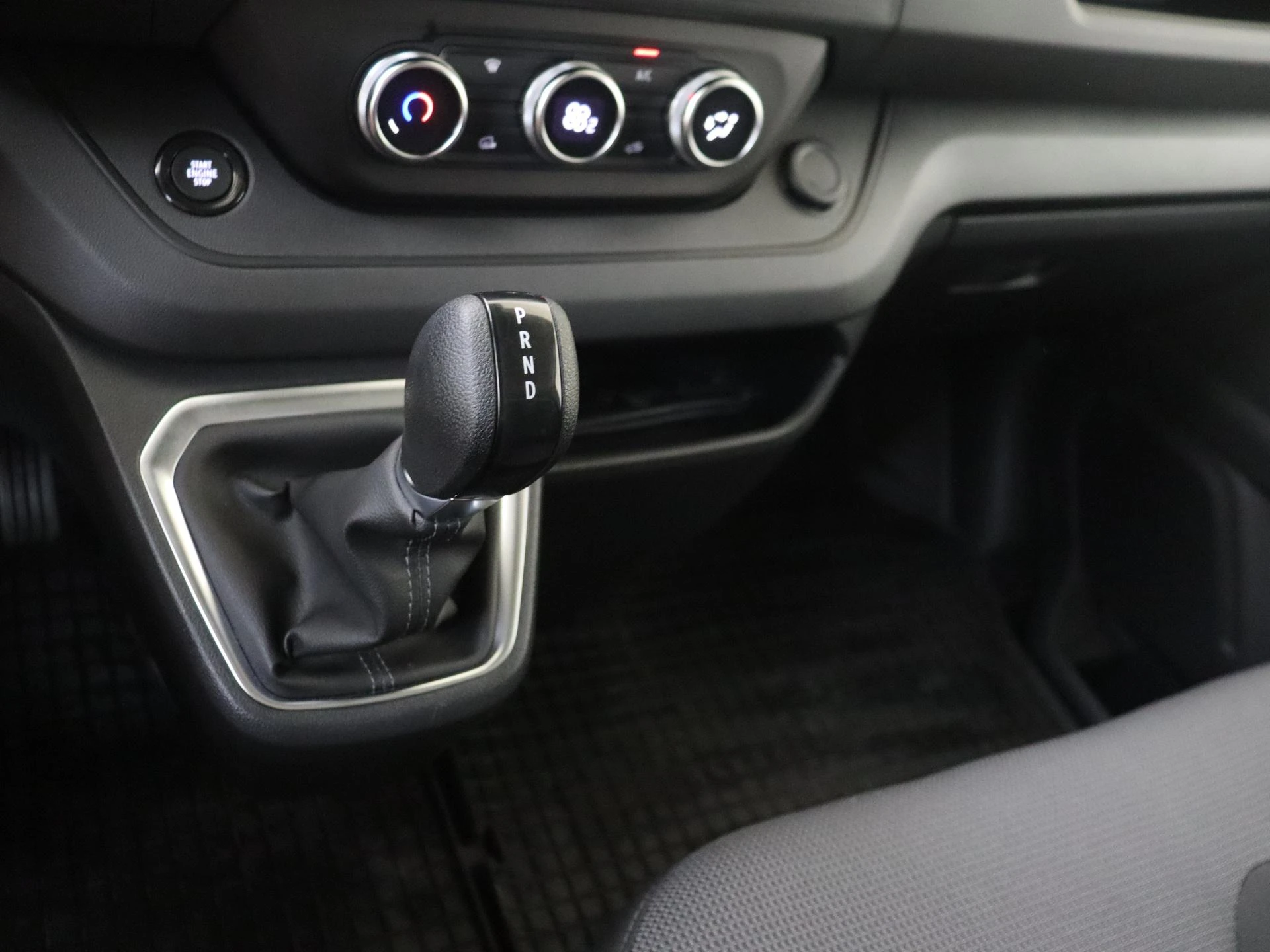 Renault-Trafic-image-13