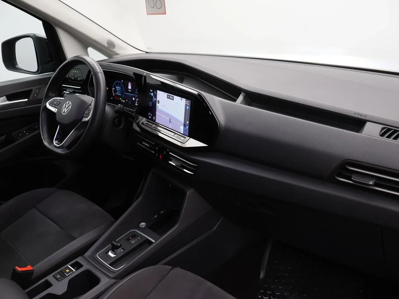Volkswagen-Caddy-image-9