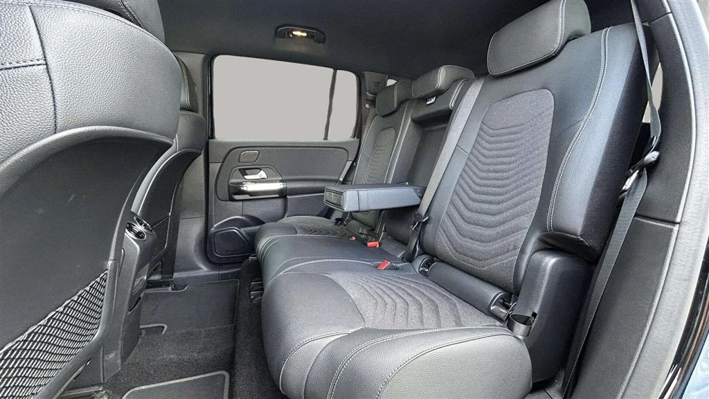 Mercedes-Benz-EQB-image-19