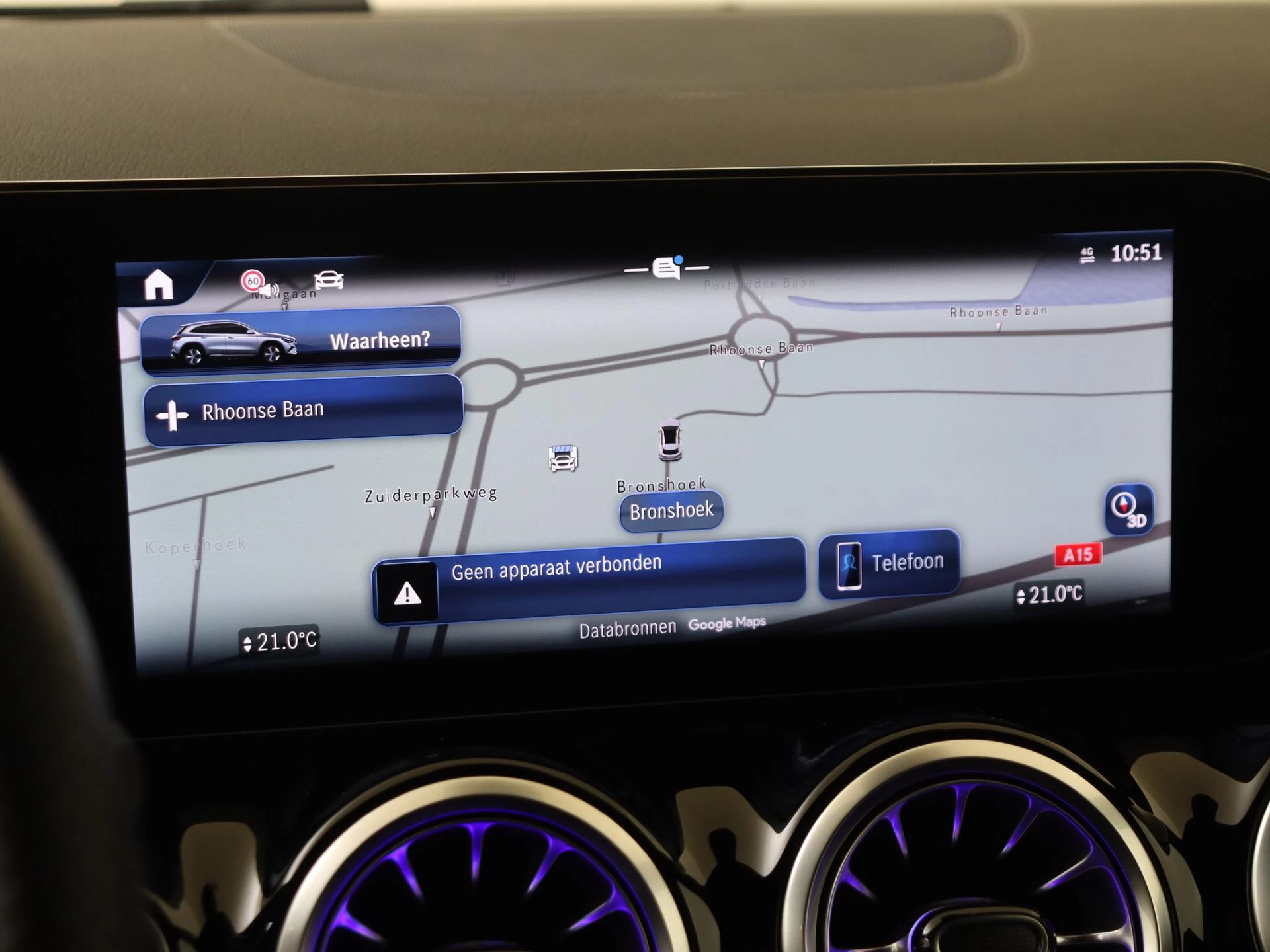 Mercedes-Benz-GLA-image-16