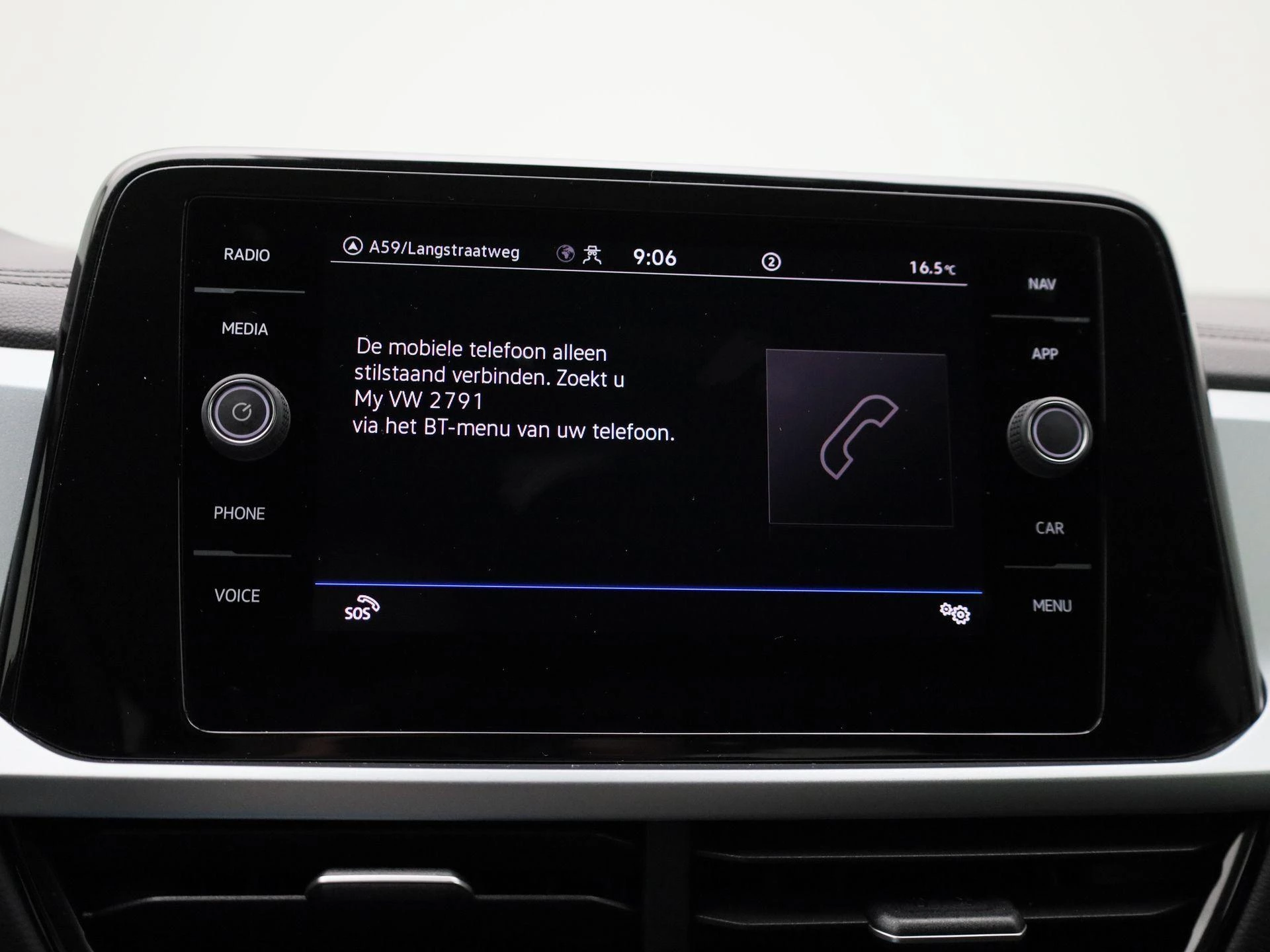Volkswagen-T-Roc-image-24