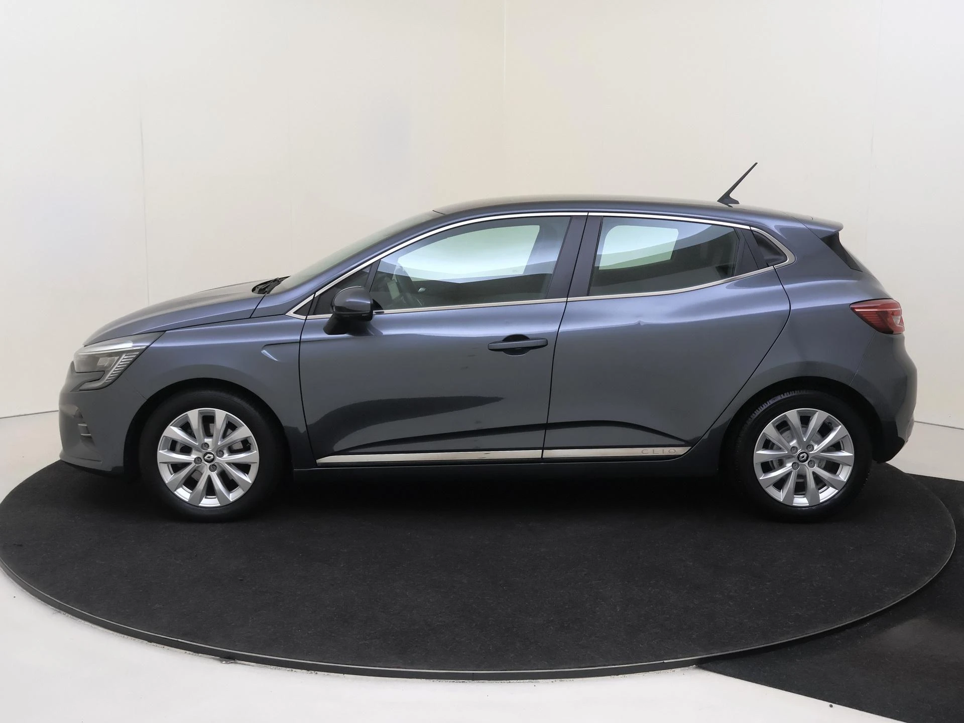 Renault-Clio-image-7