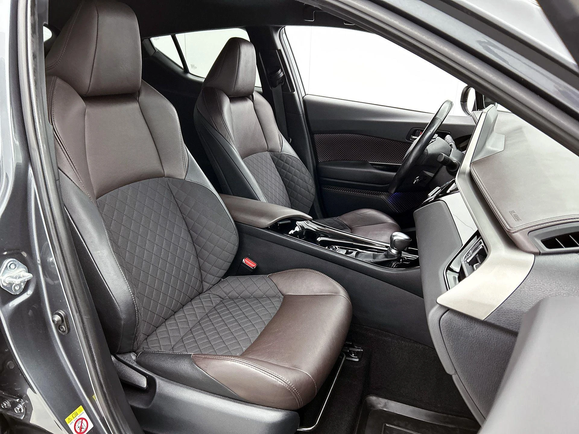 Toyota-C-HR-image-41