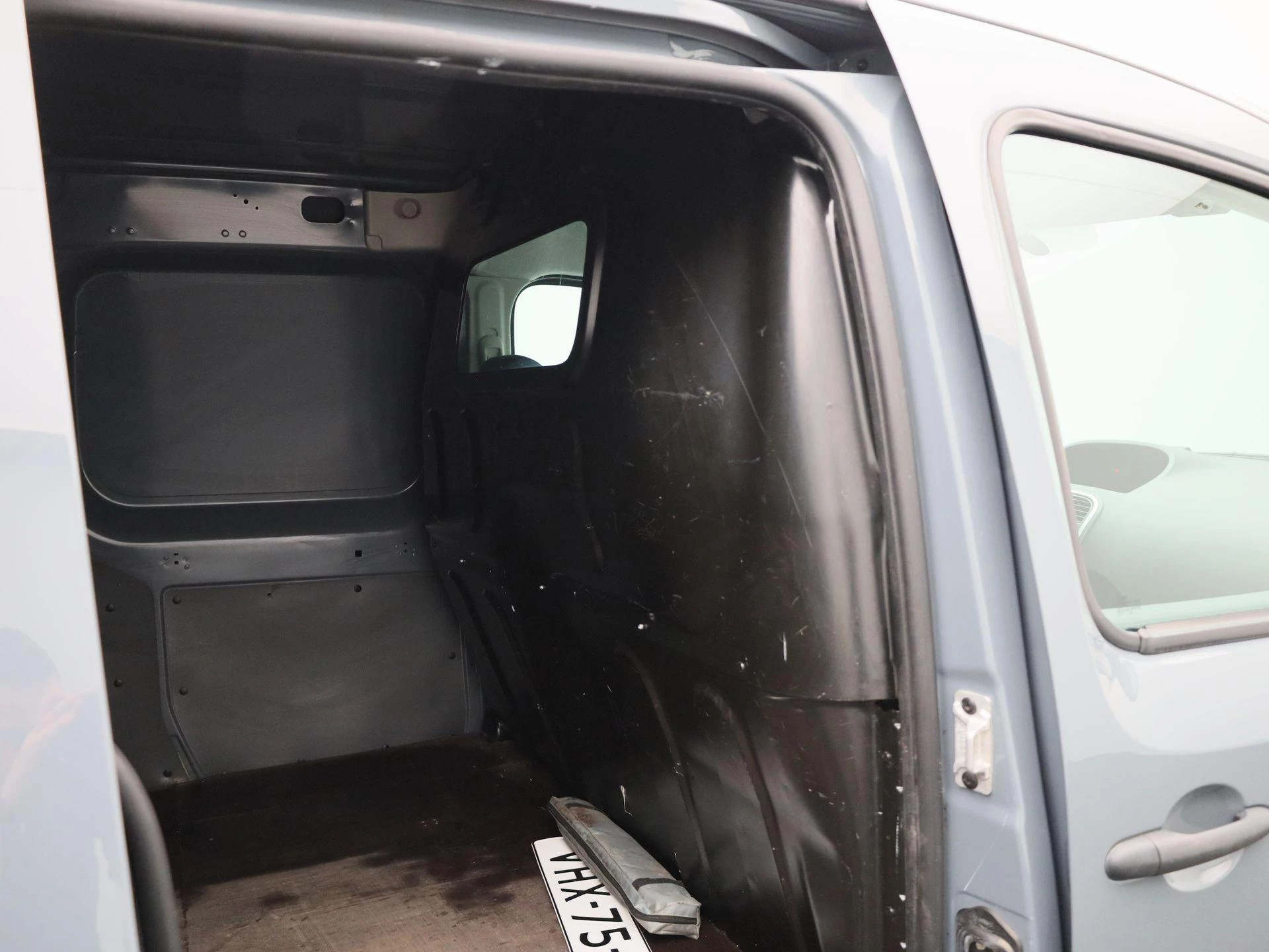 Renault-Kangoo Z.E.-image-13