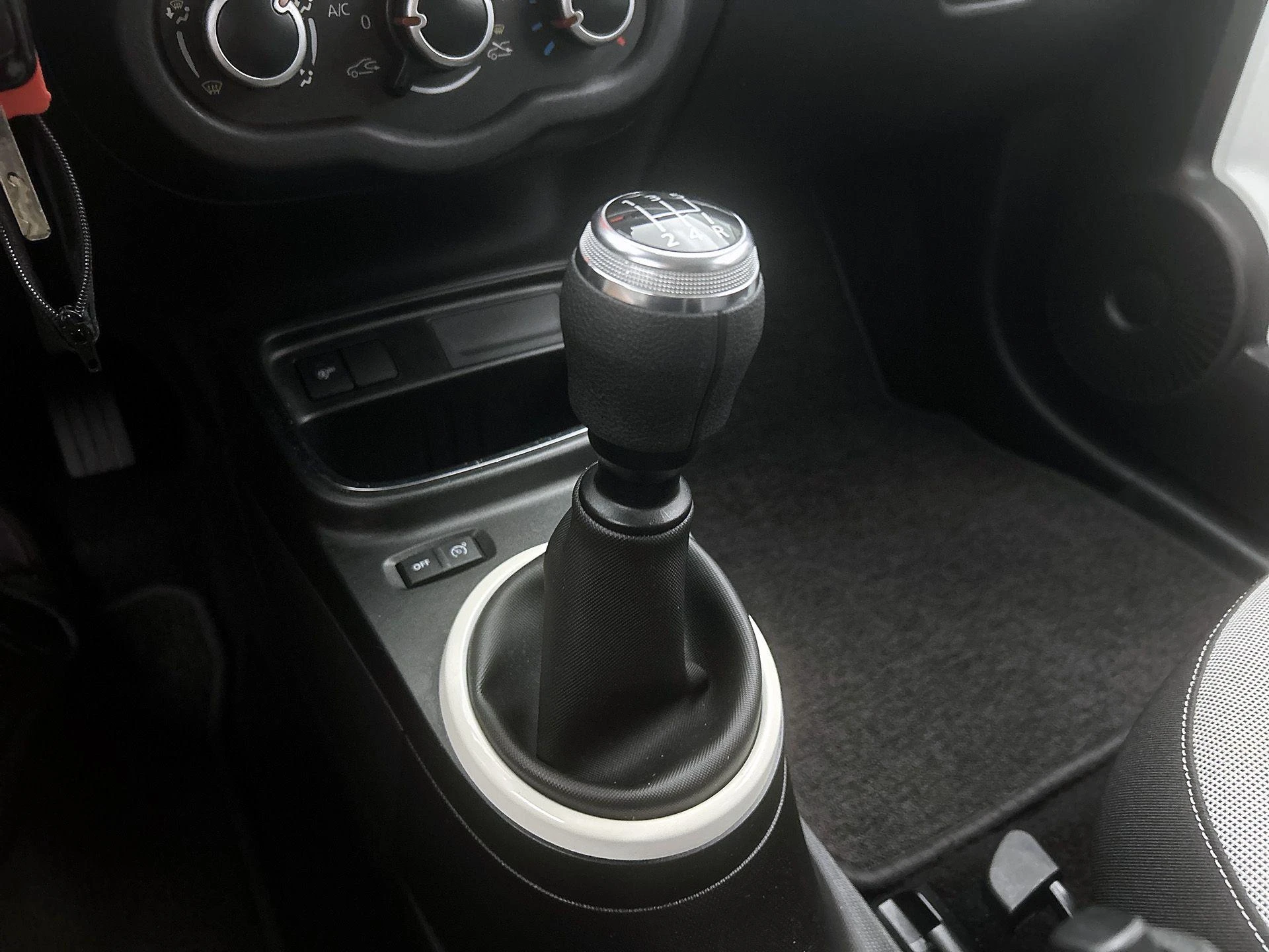 Renault-Twingo-image-15
