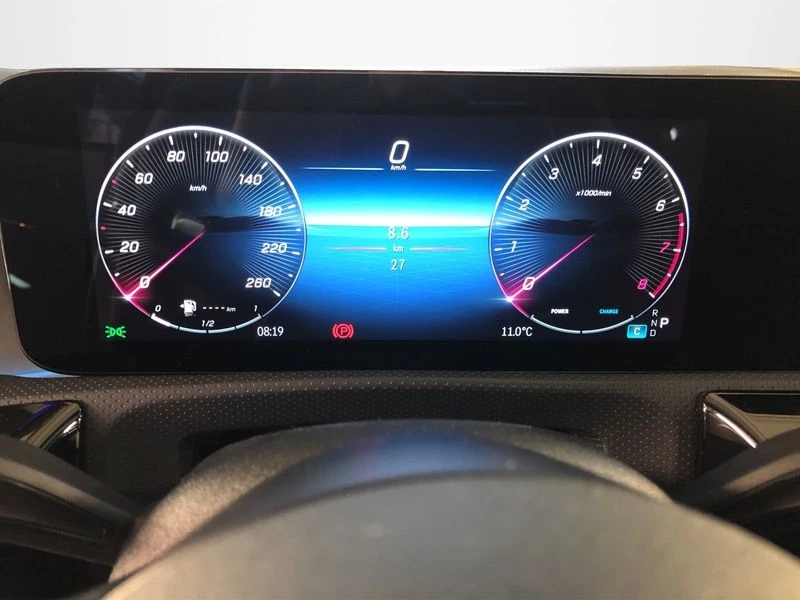 Mercedes-Benz-CLA-image-13