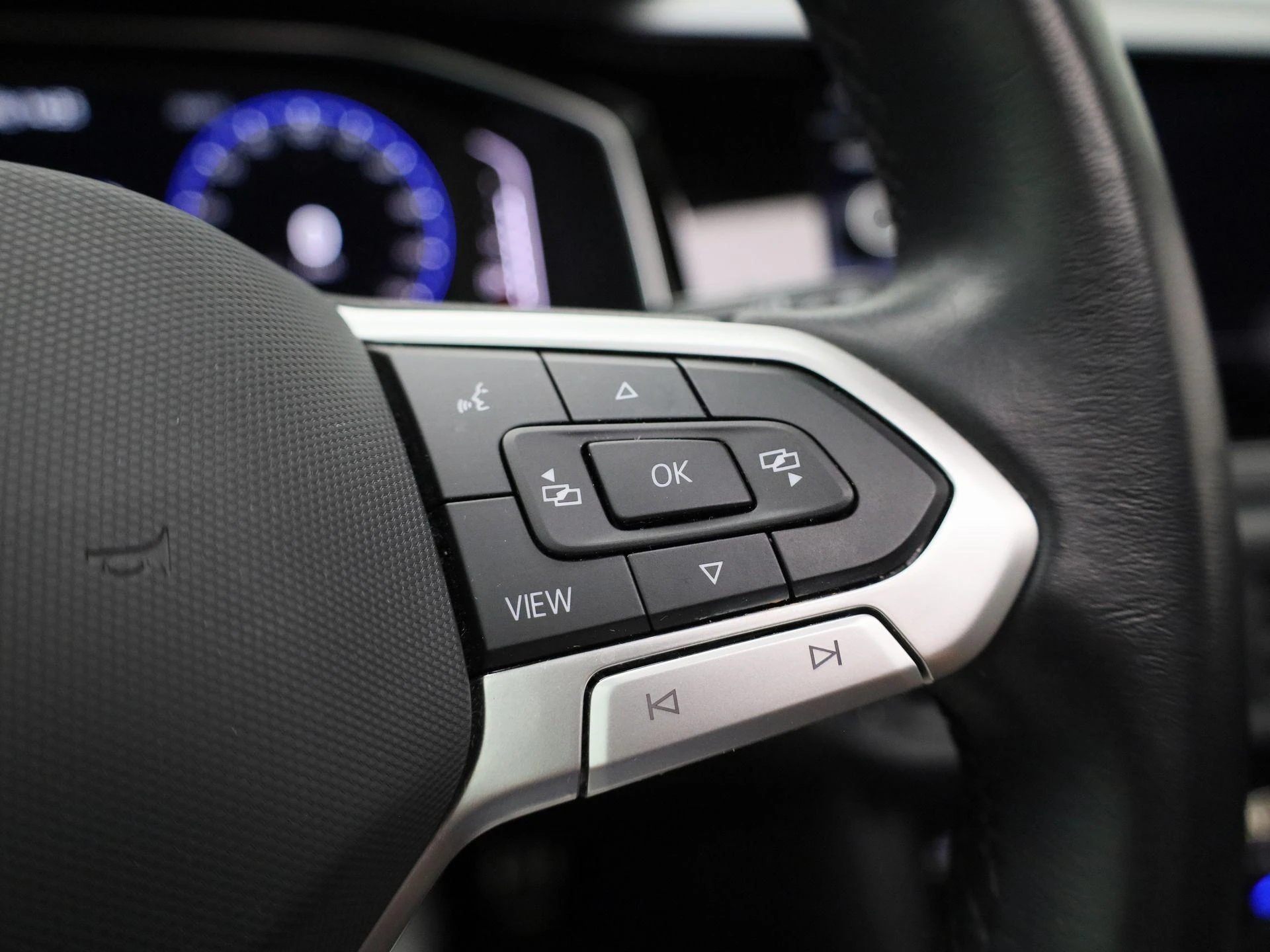Volkswagen-Polo-image-17
