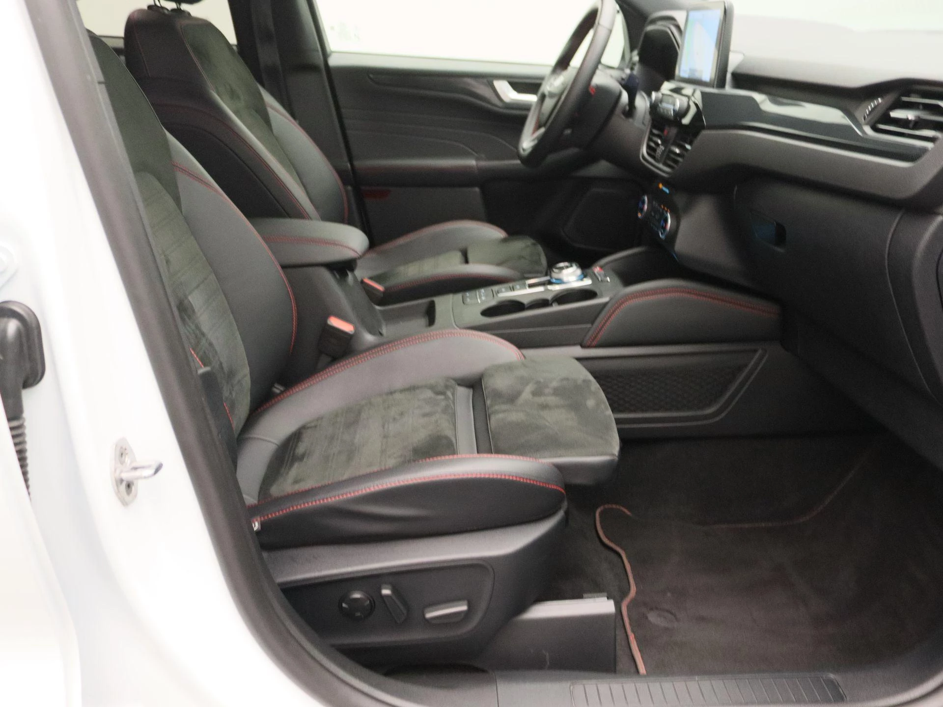 Ford-Kuga-image-27