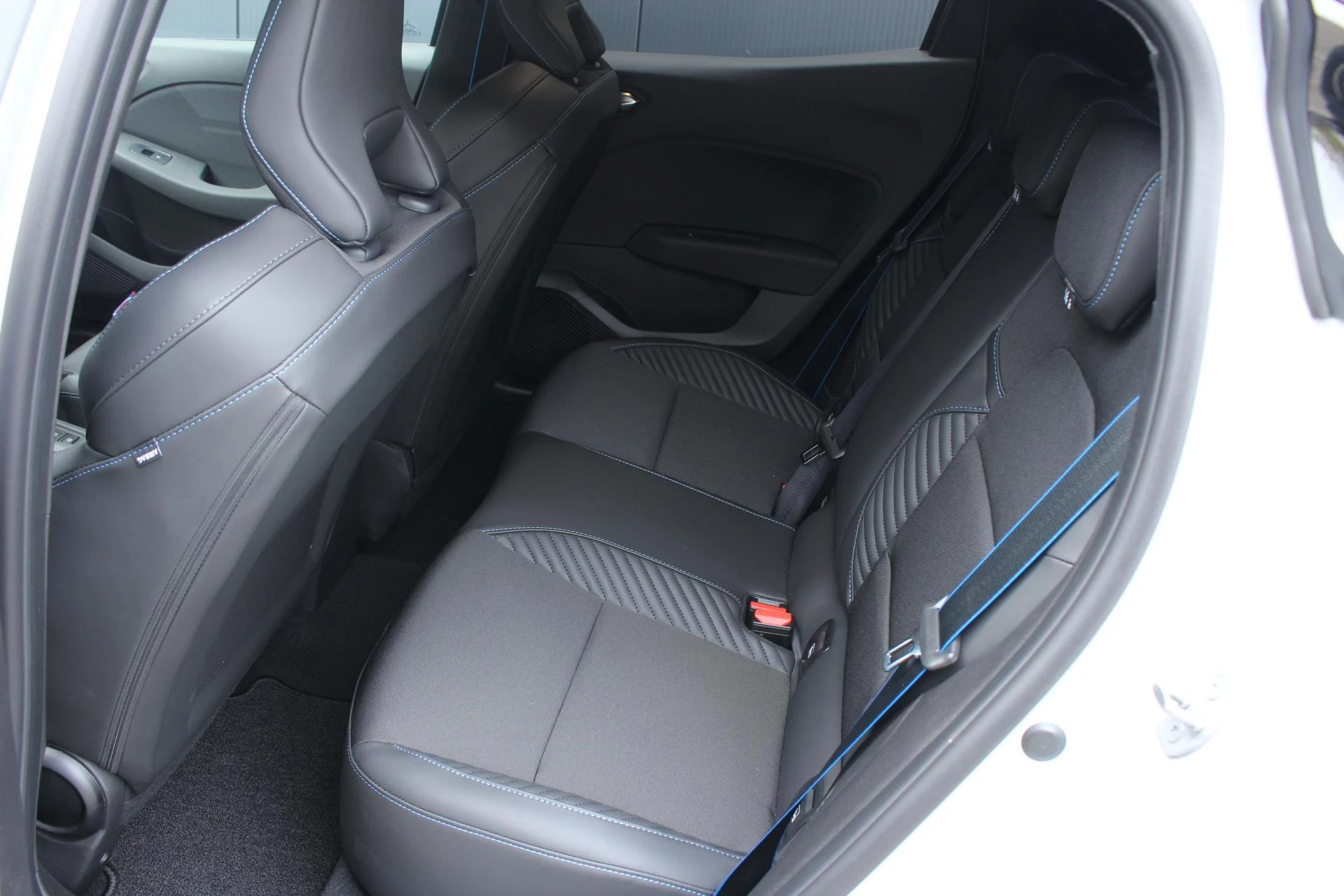 Renault-Clio-image-38