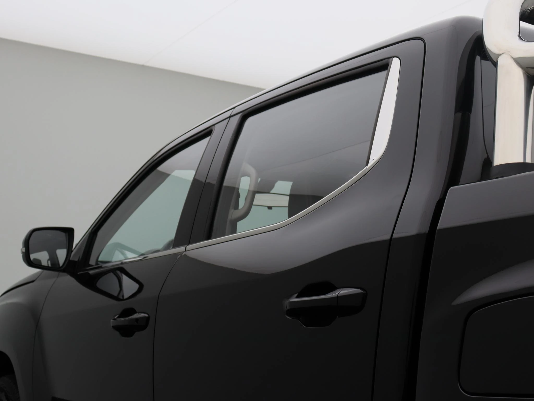 Maxus-T90 EV-image-39