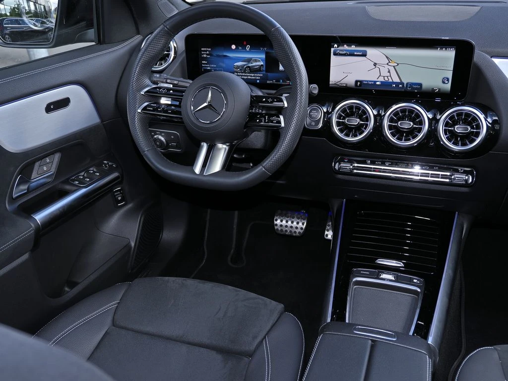 Mercedes-Benz-GLA 200 d-image-9