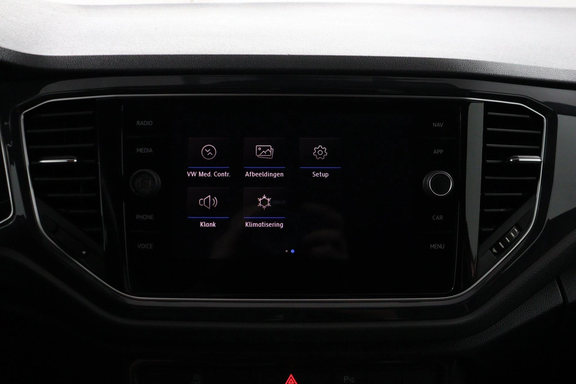 Volkswagen-T-Roc-image-48