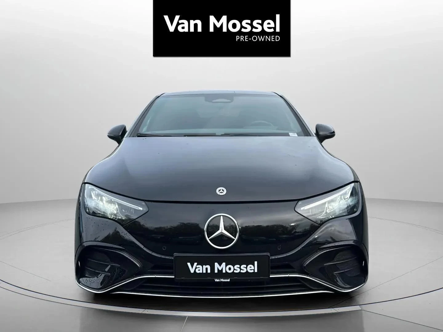 Mercedes-Benz-EQE-image-1